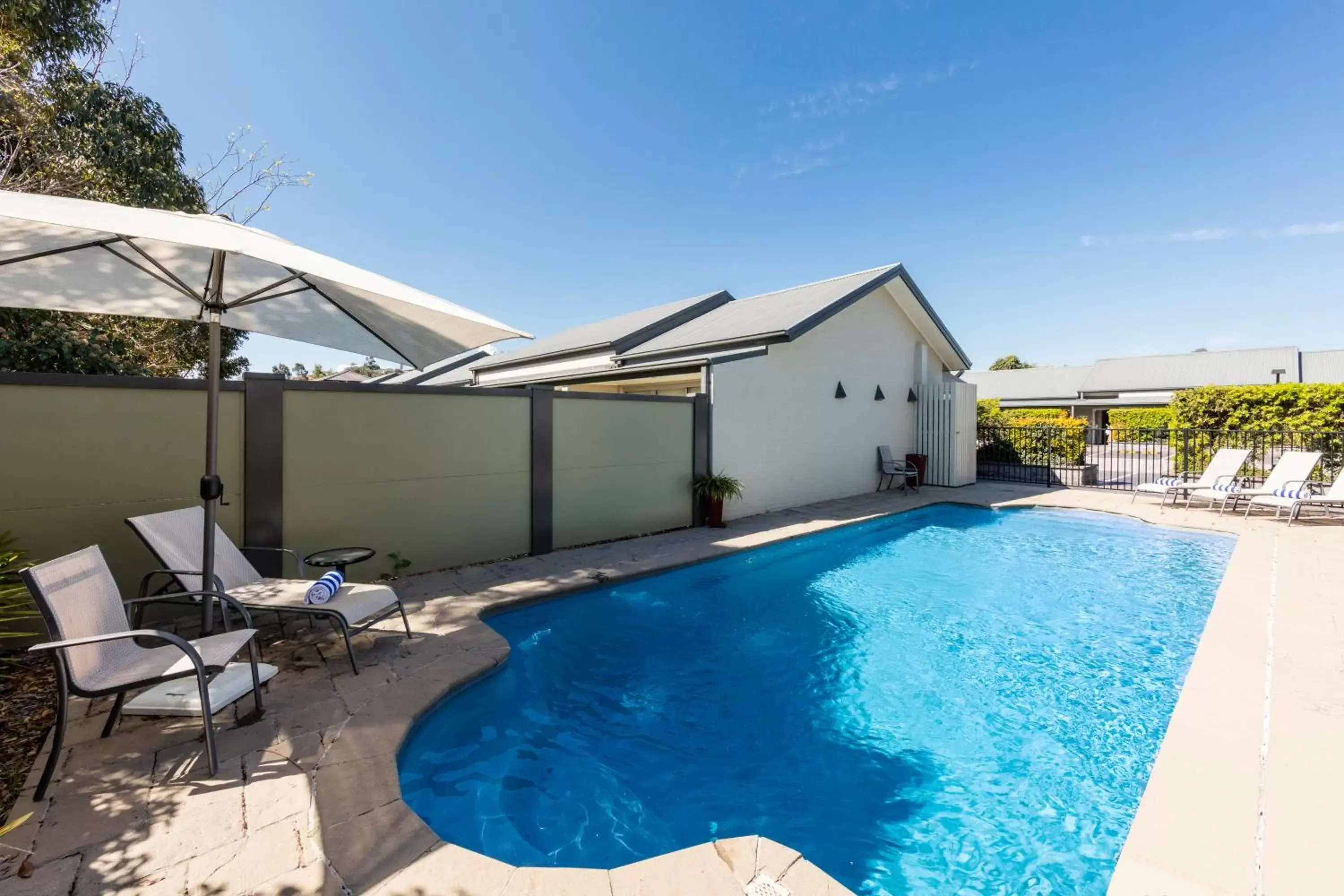 Swimming pool in Hunter Gateway Motel Swimming pool in Hunter Gateway Motel