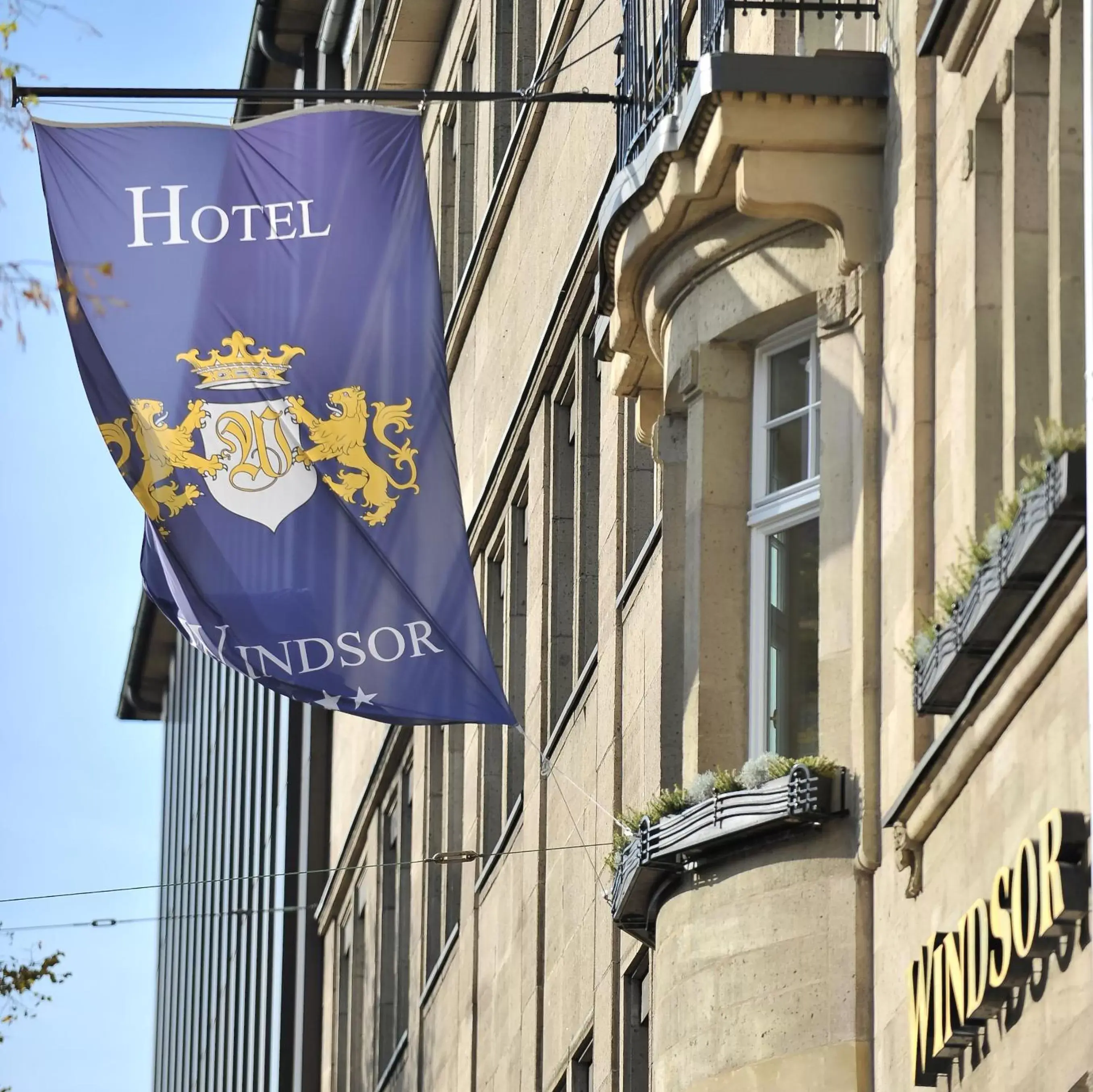 Facade/entrance, Property Logo/Sign in Hotel Windsor