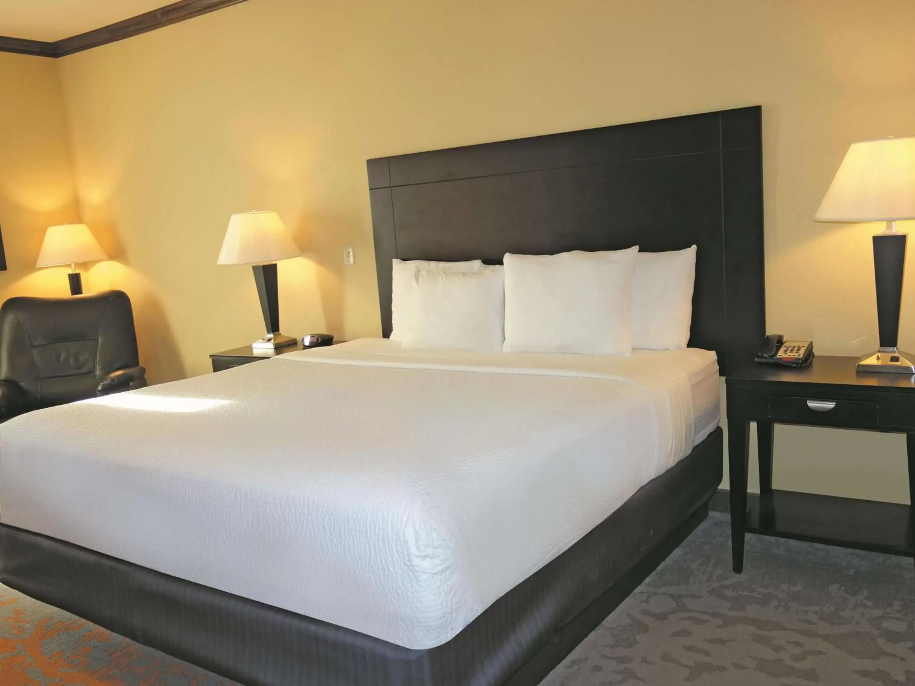 Photo of the whole room, Bed in La Quinta by Wyndham Eastland Photo of the whole room, Bed in La Quinta by Wyndham Eastland