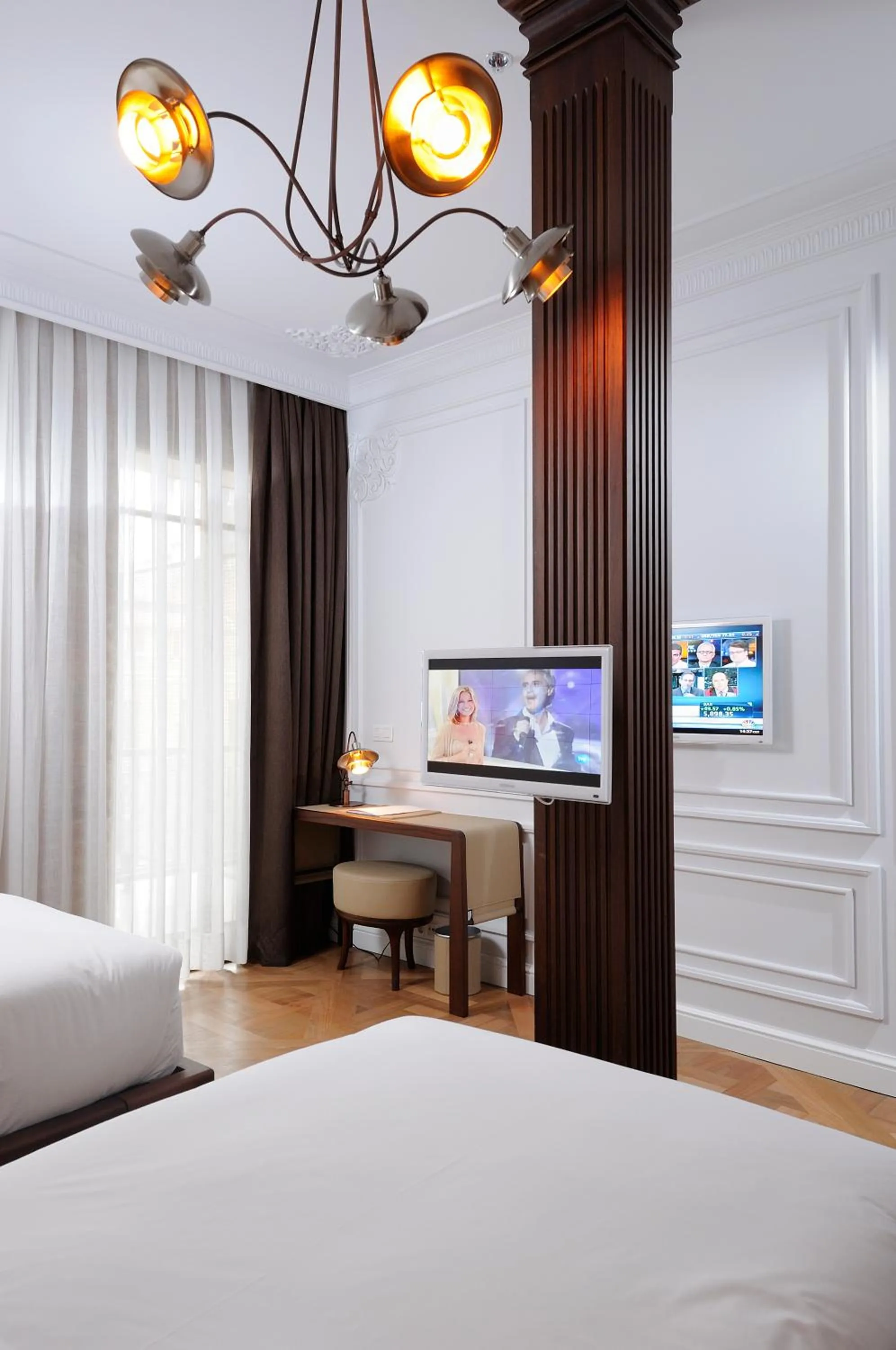 Bed in Georges Hotel Galata