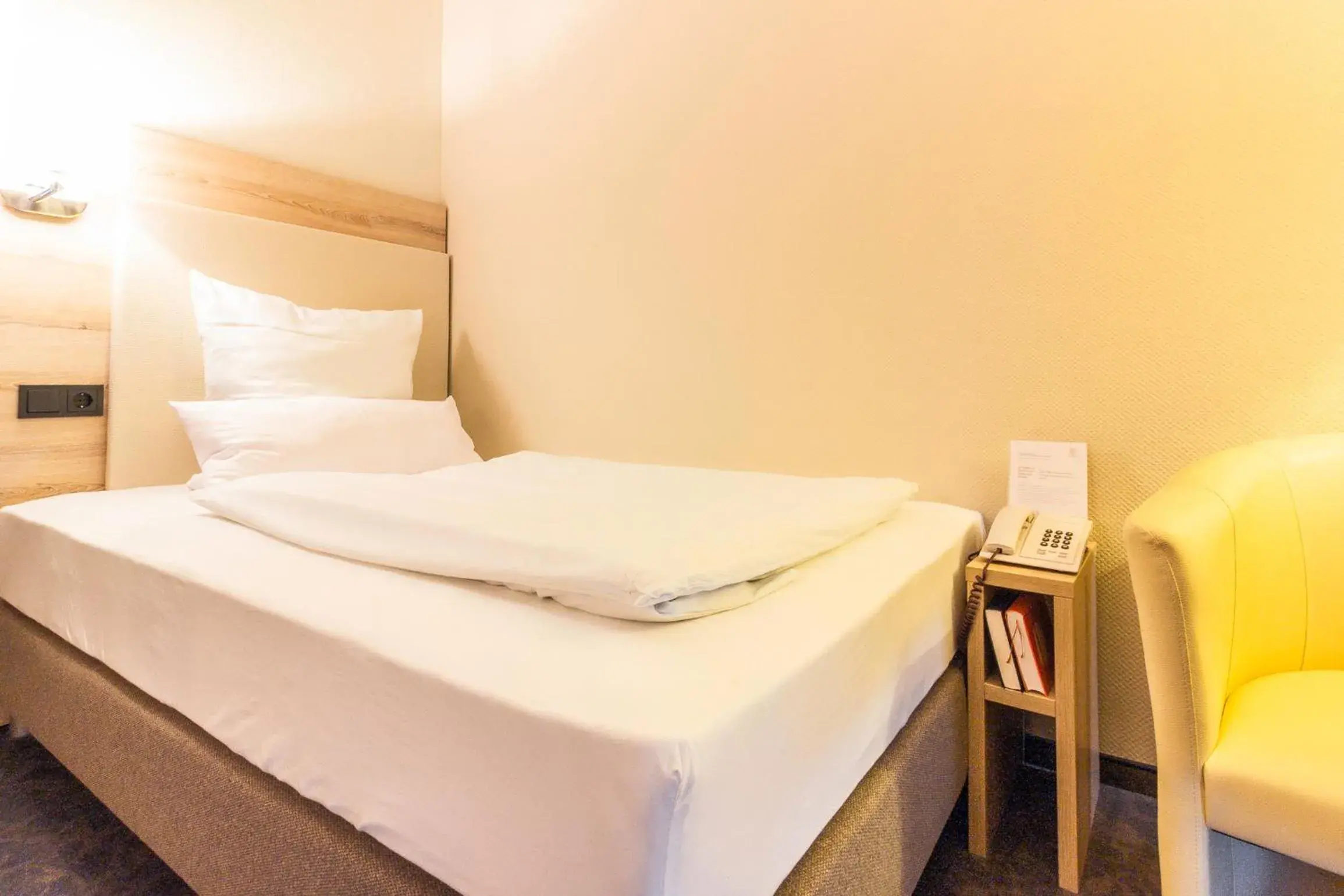 Single Room in Hotel Engel Single Room in Hotel Engel