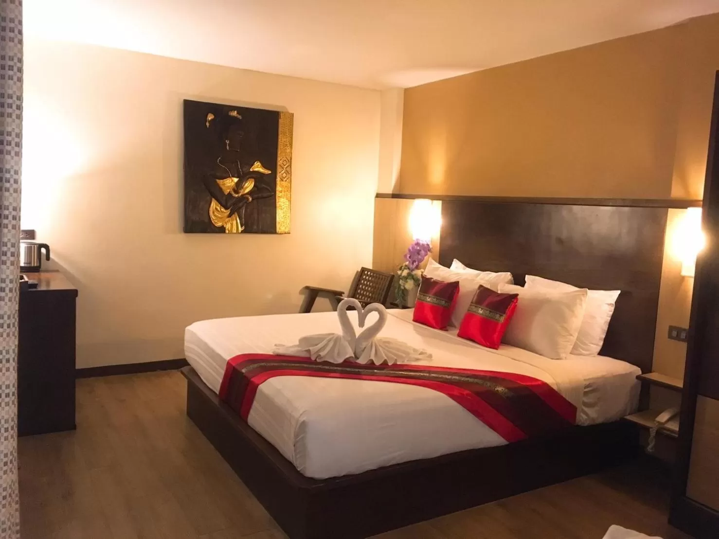 Bed in BB Mantra Boutique Hotel