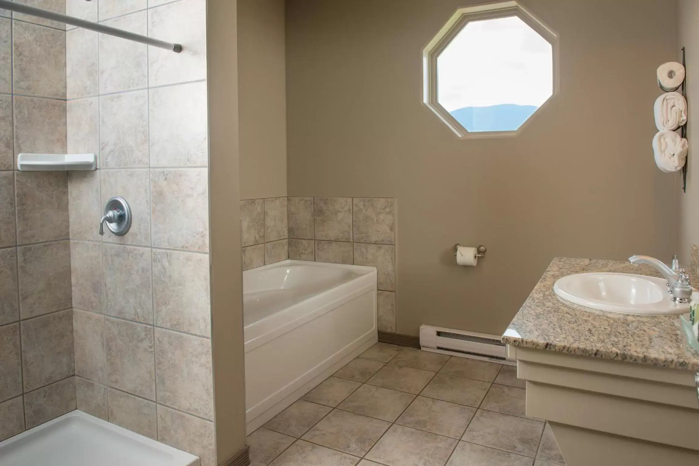 Bathroom in Hilltop Inn - Salmon Arm