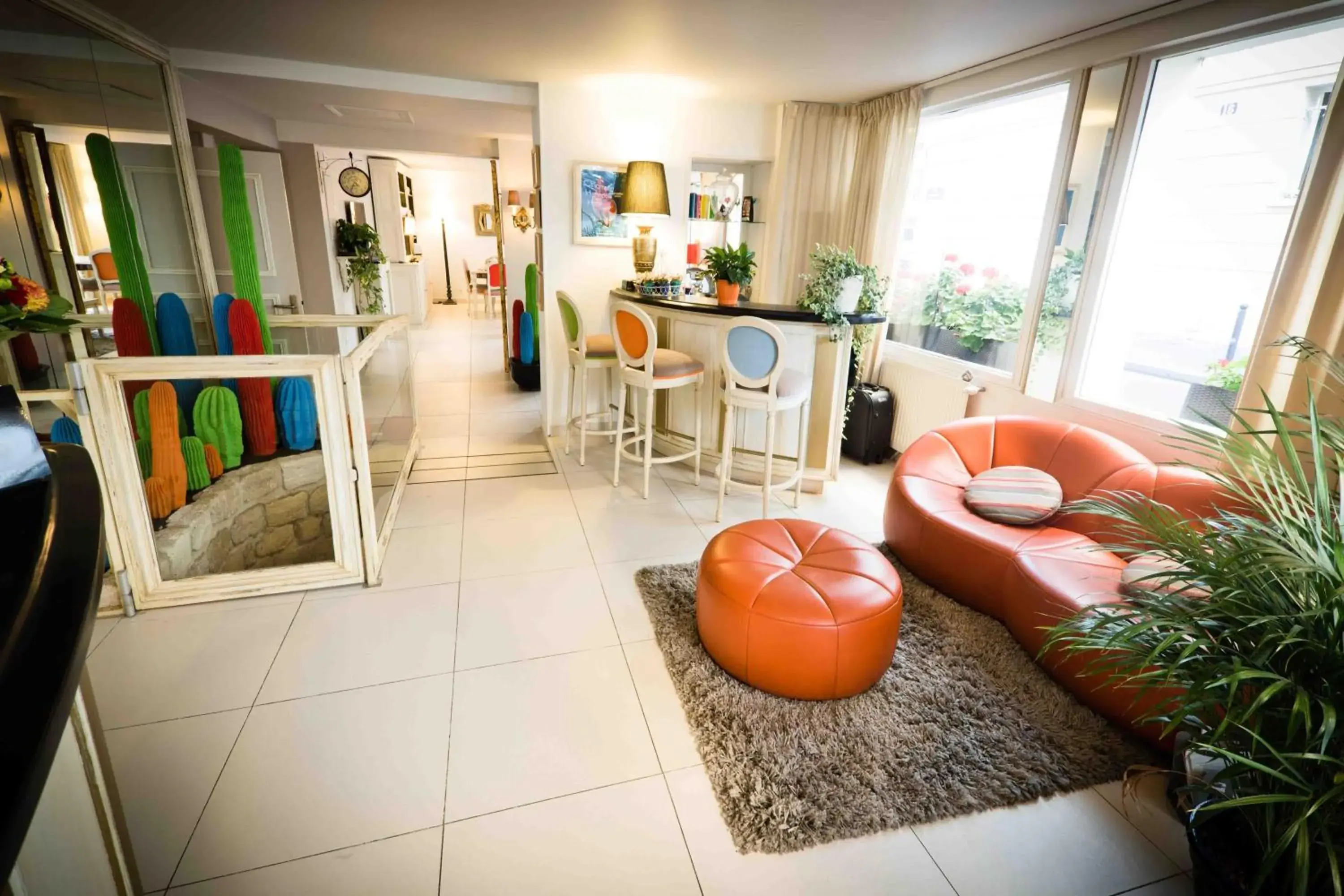 Lounge or bar in Champerret Heliopolis Lounge or bar in Champerret Heliopolis