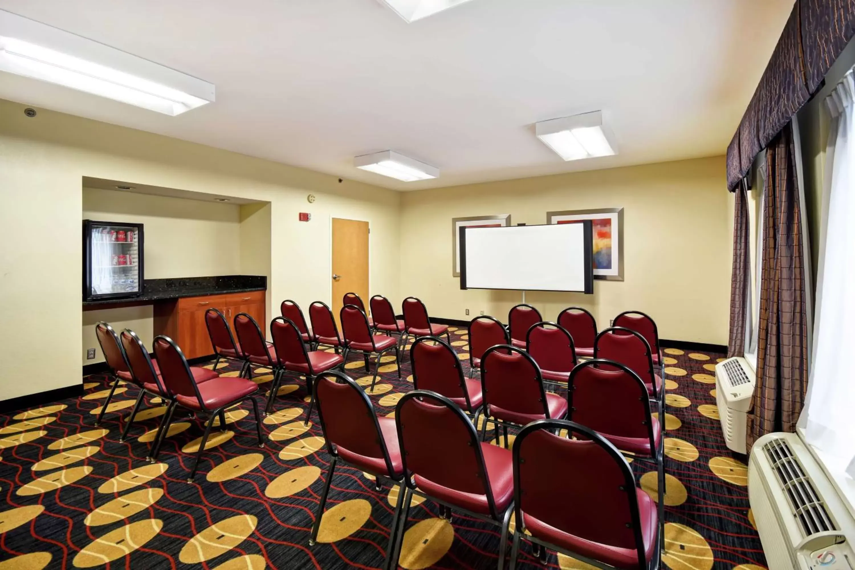 Meeting/conference room in Hampton Inn Louisville Airport Fair/Expo Center