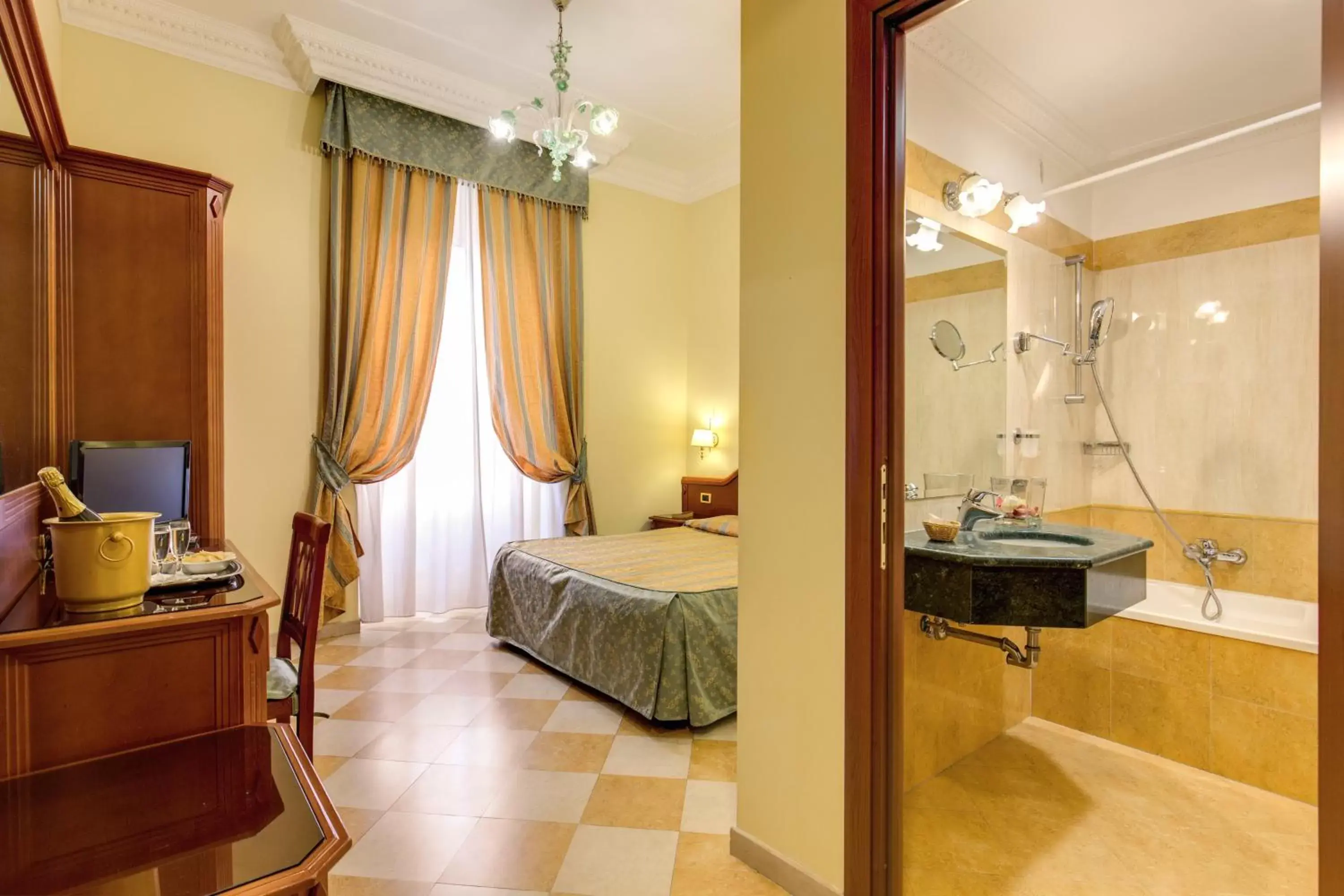 Bedroom in Hotel Contilia