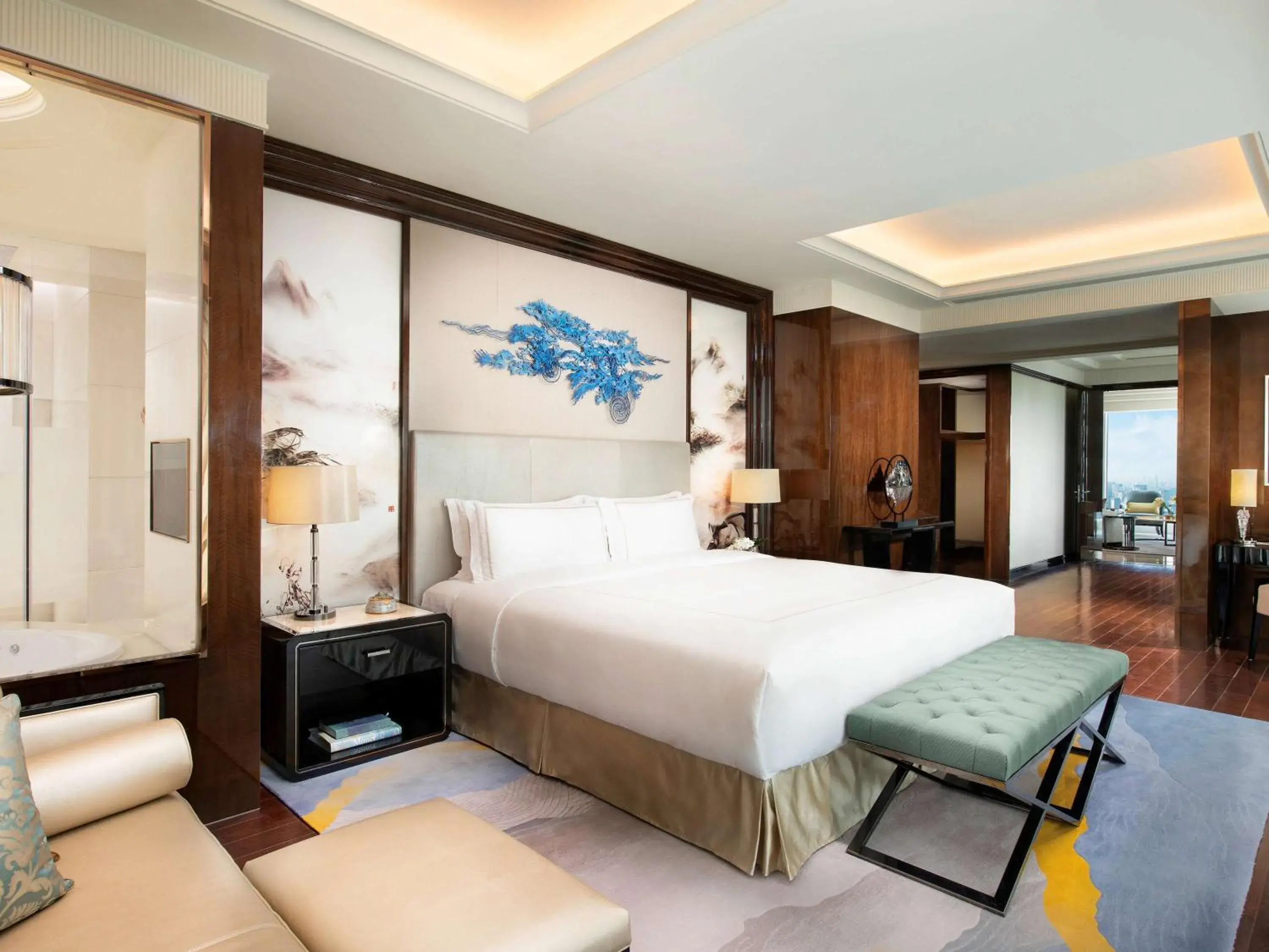 Photo of the whole room, Bed in Fairmont Chengdu