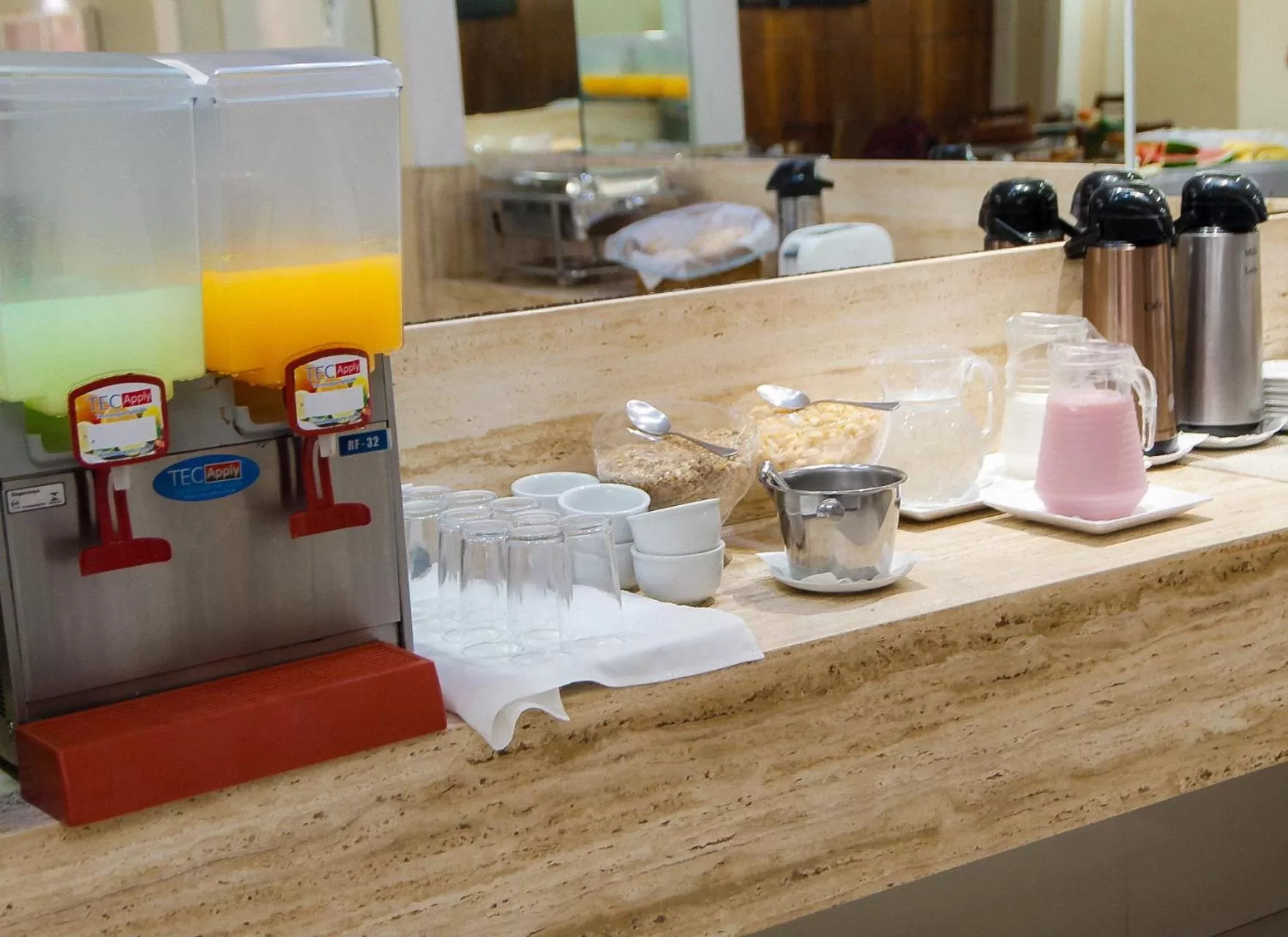 Restaurant/places to eat in Capri Hotel