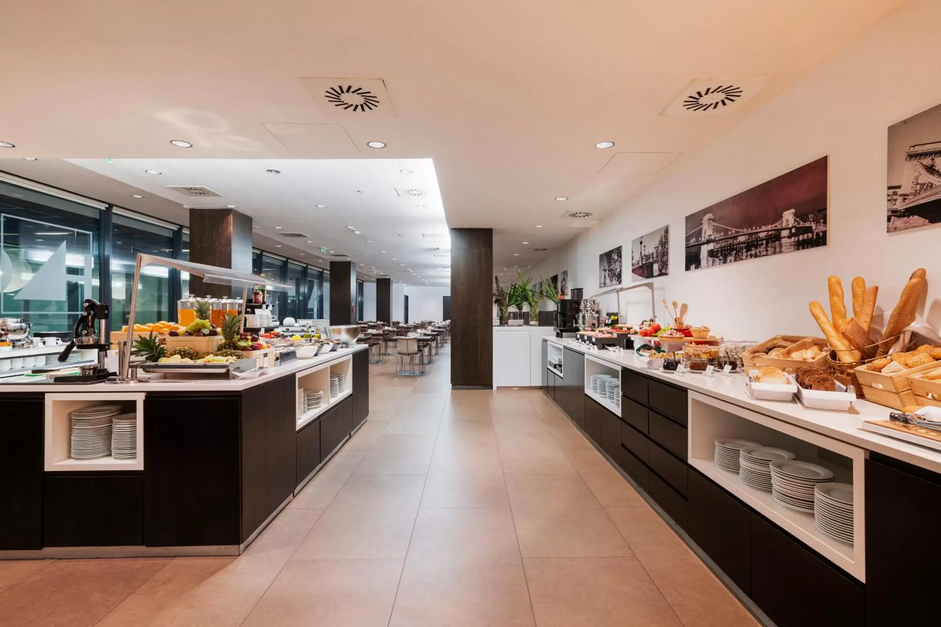 Restaurant/places to eat in Exe Budapest Center Restaurant/places to eat in Exe Budapest Center