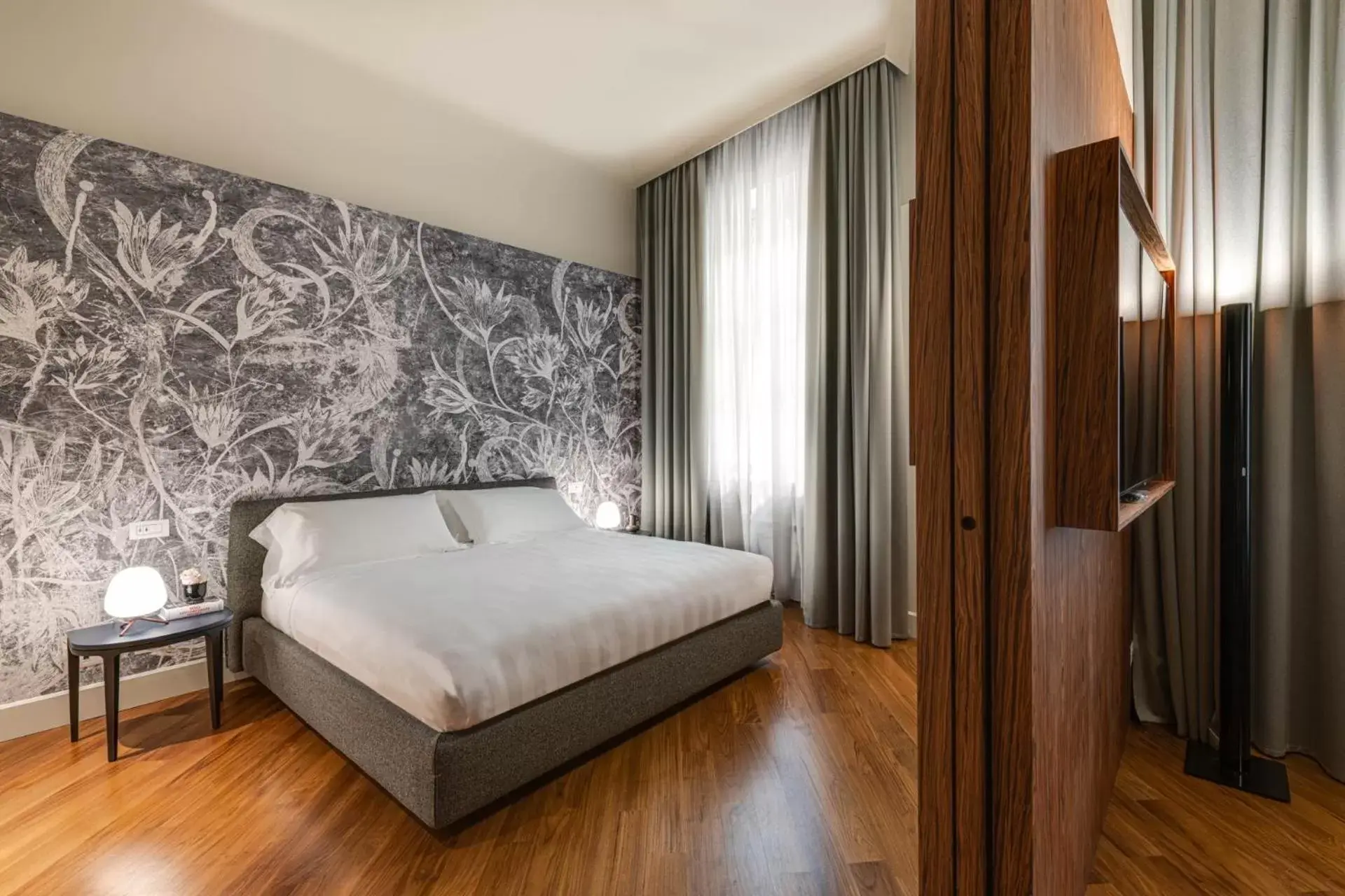 Bed in Palazzo Dipinto Bed in Palazzo Dipinto