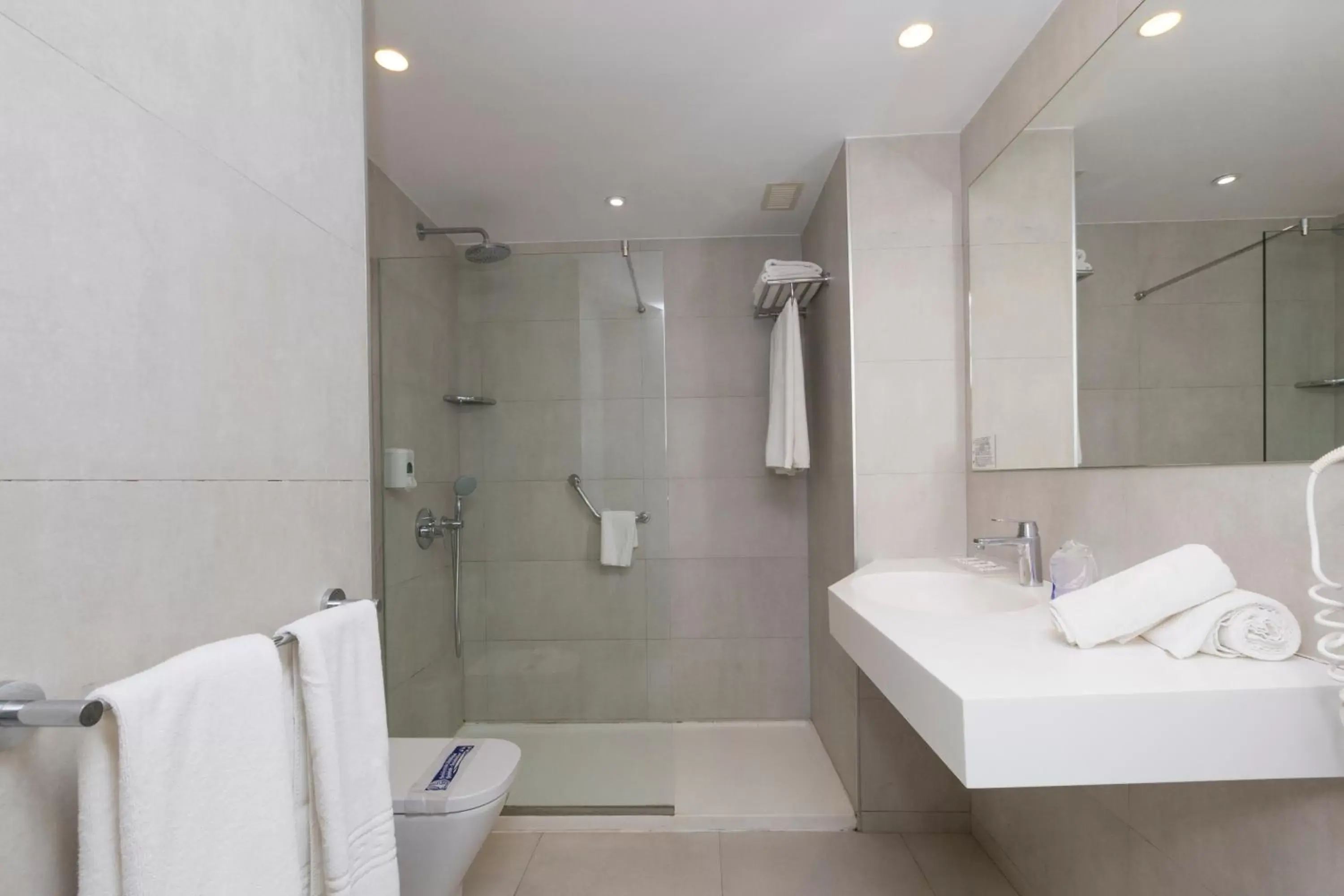 Bathroom in Hotel LIVVO Veril Playa