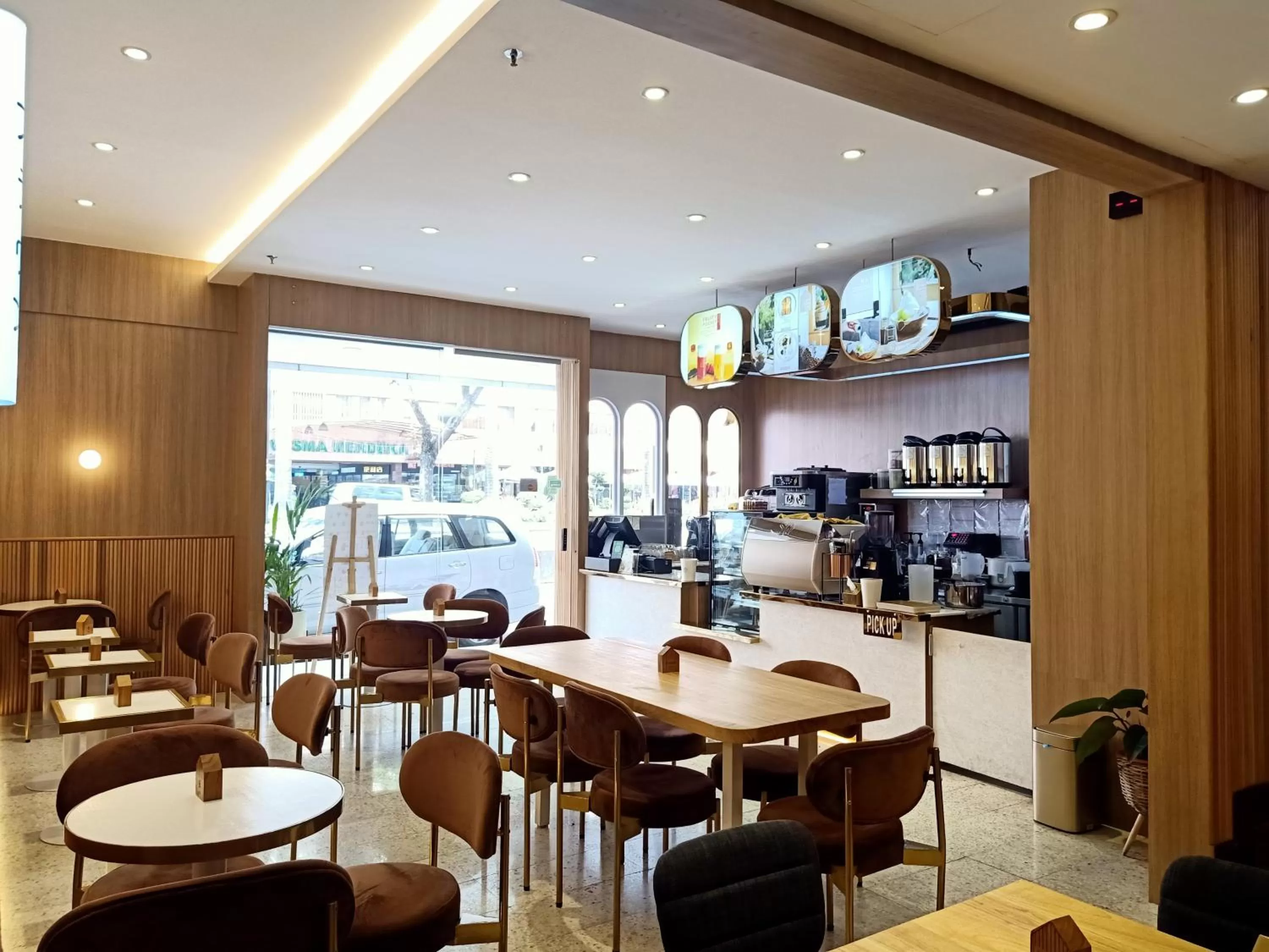 Restaurant/places to eat in Kinabalu Daya Hotel