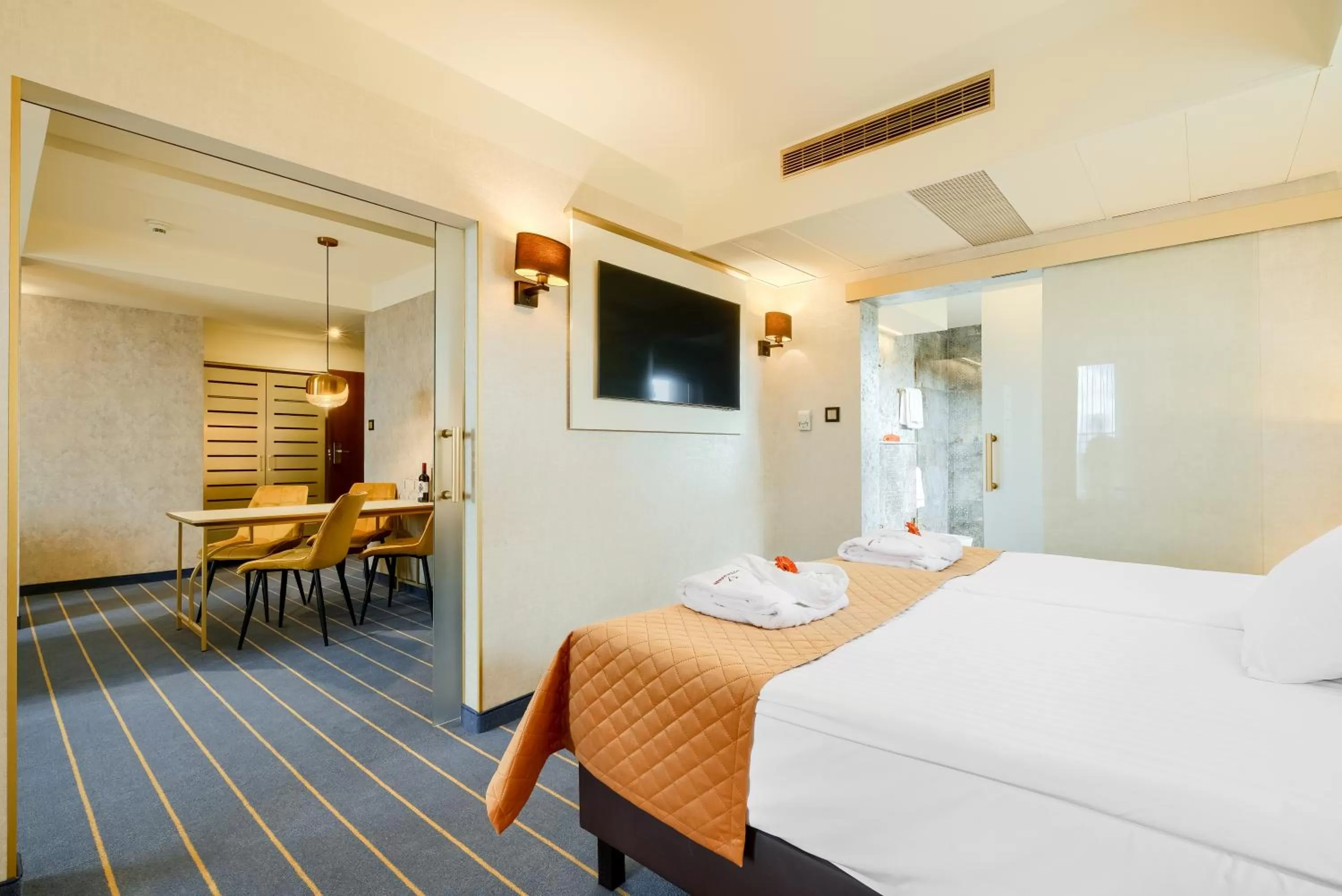 Bed in Park Hotel Diament Wroclaw