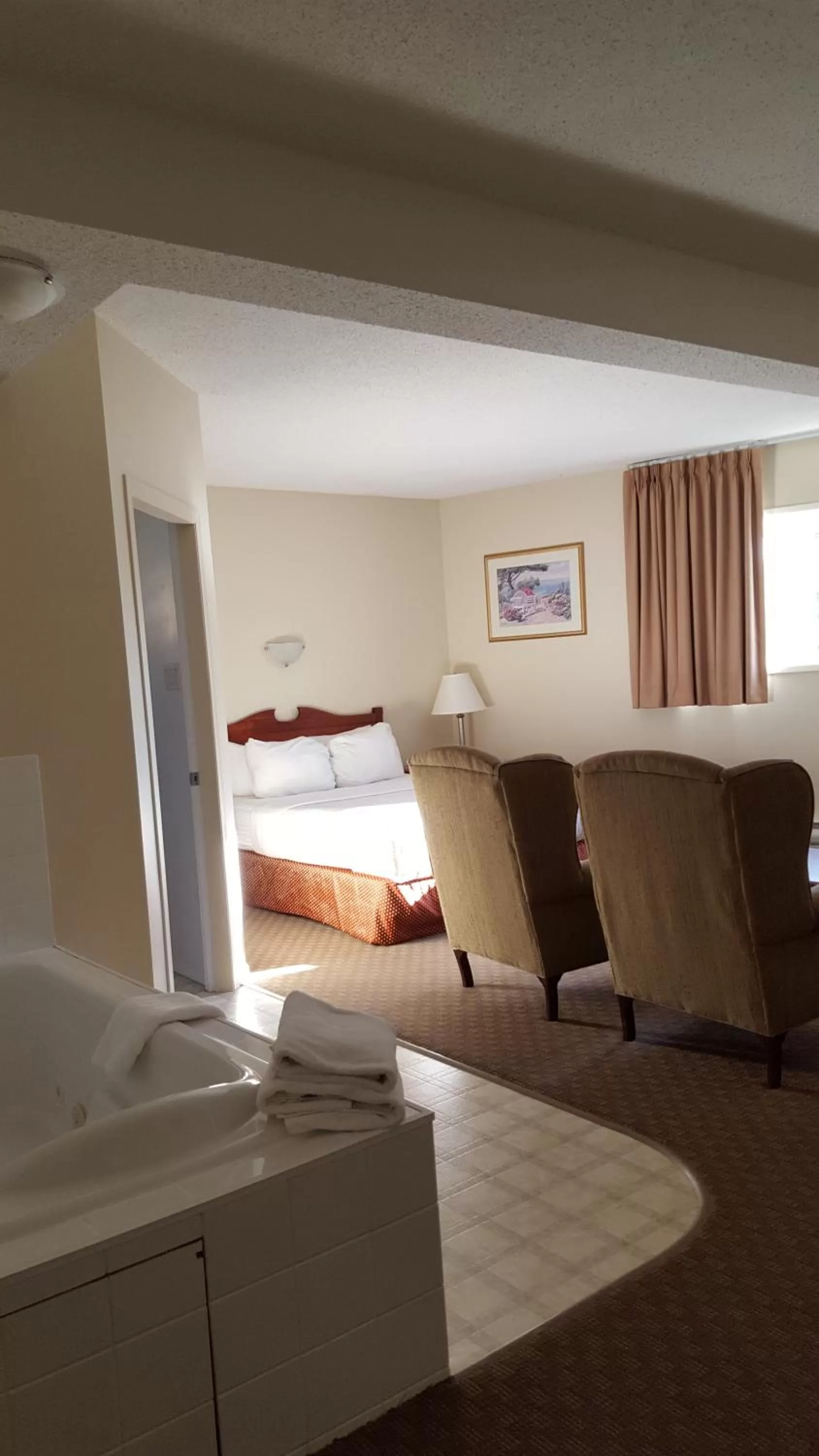 Photo of the whole room in Knights Inn Lethbridge