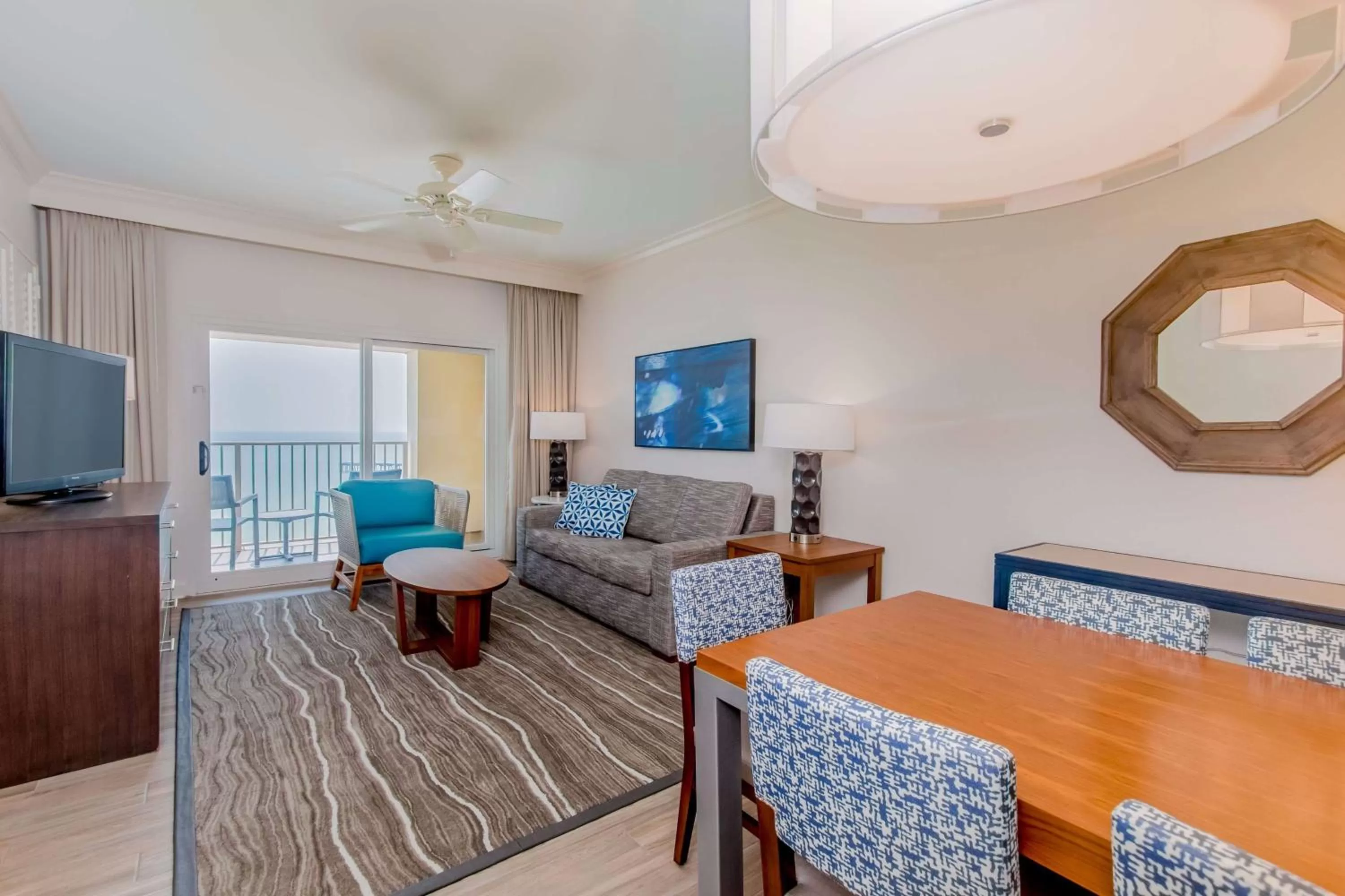 Living room in Hilton Pensacola Beach