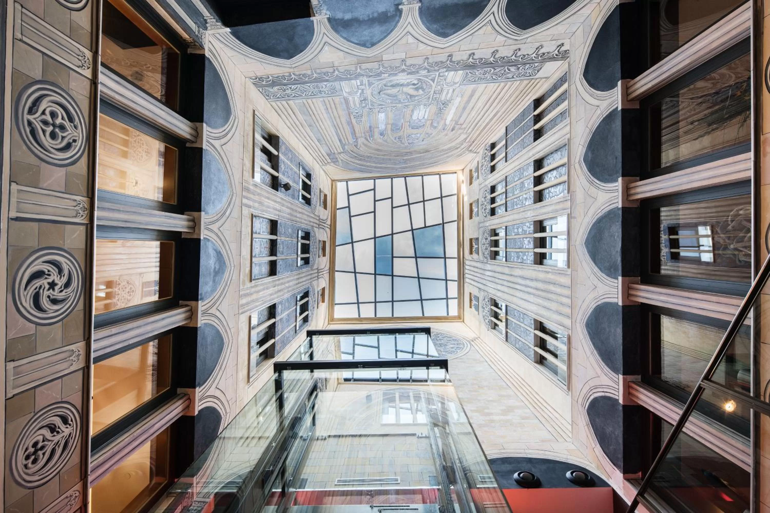 Patio in Catalonia Catedral