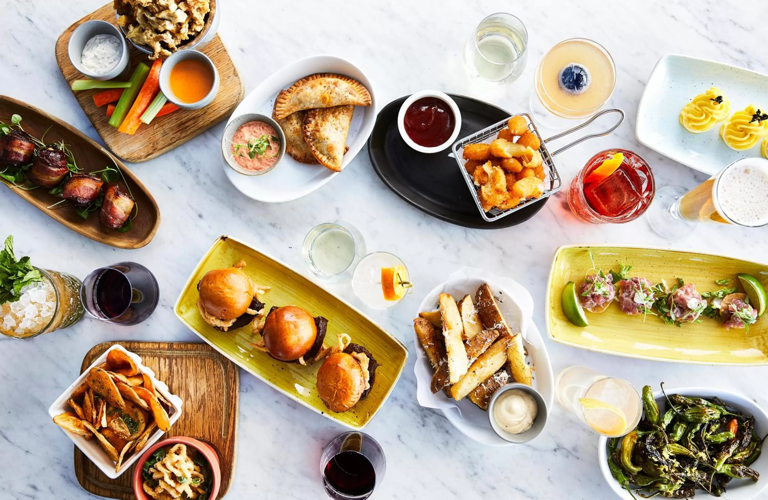 Restaurant/places to eat in Kimpton Journeyman Hotel by IHG