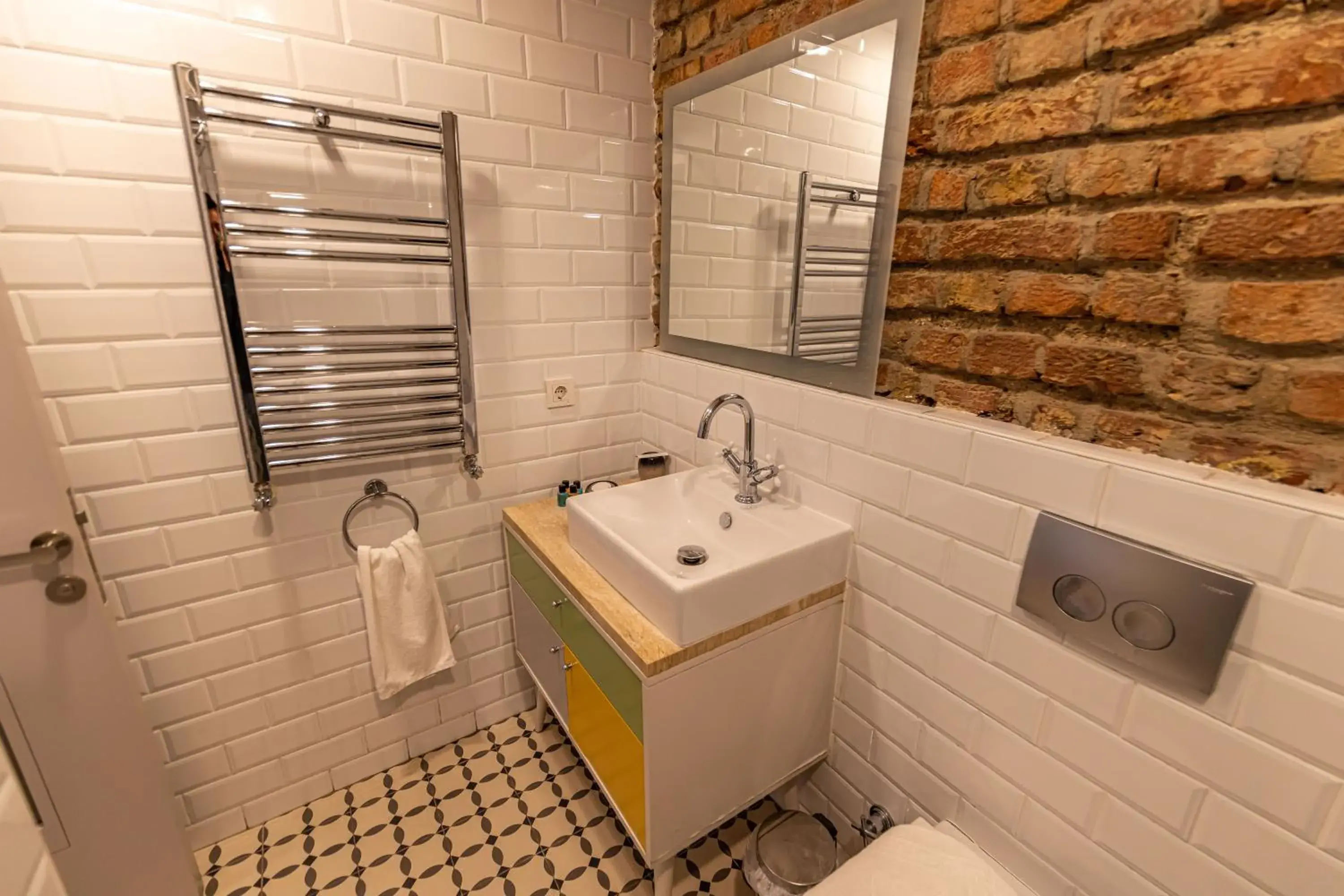 Bathroom in Calanthe Residence