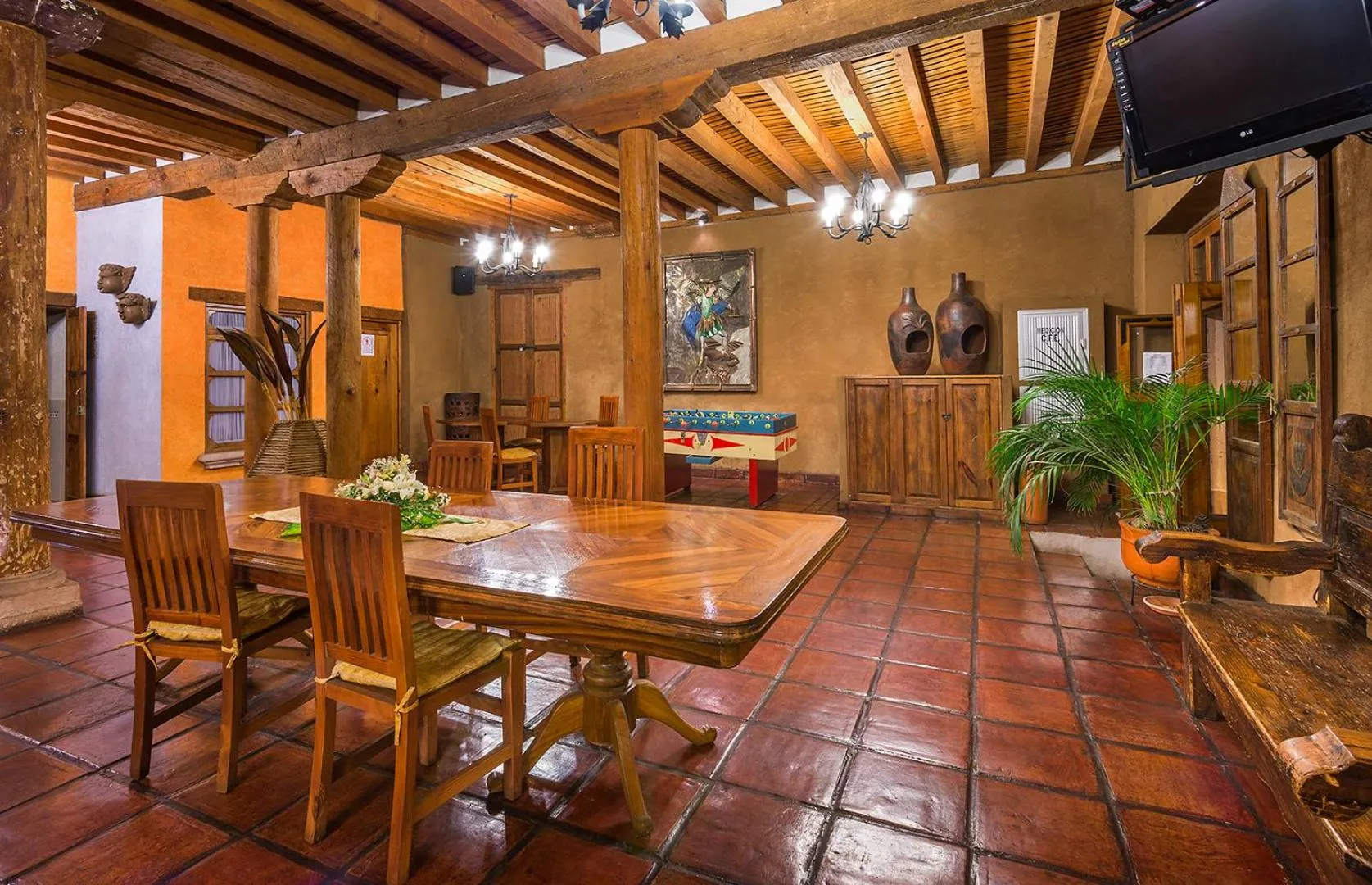 Decorative detail in Hotel Refugio del Angel