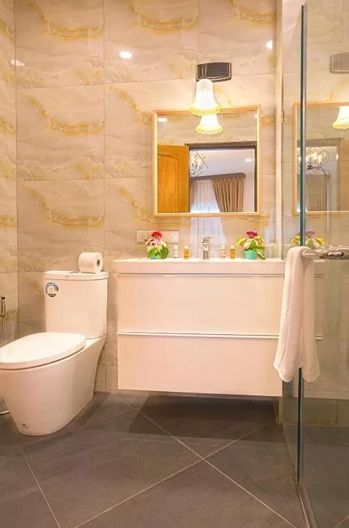 Bathroom in V One Pride-Sukhumvit 22, Bangkok