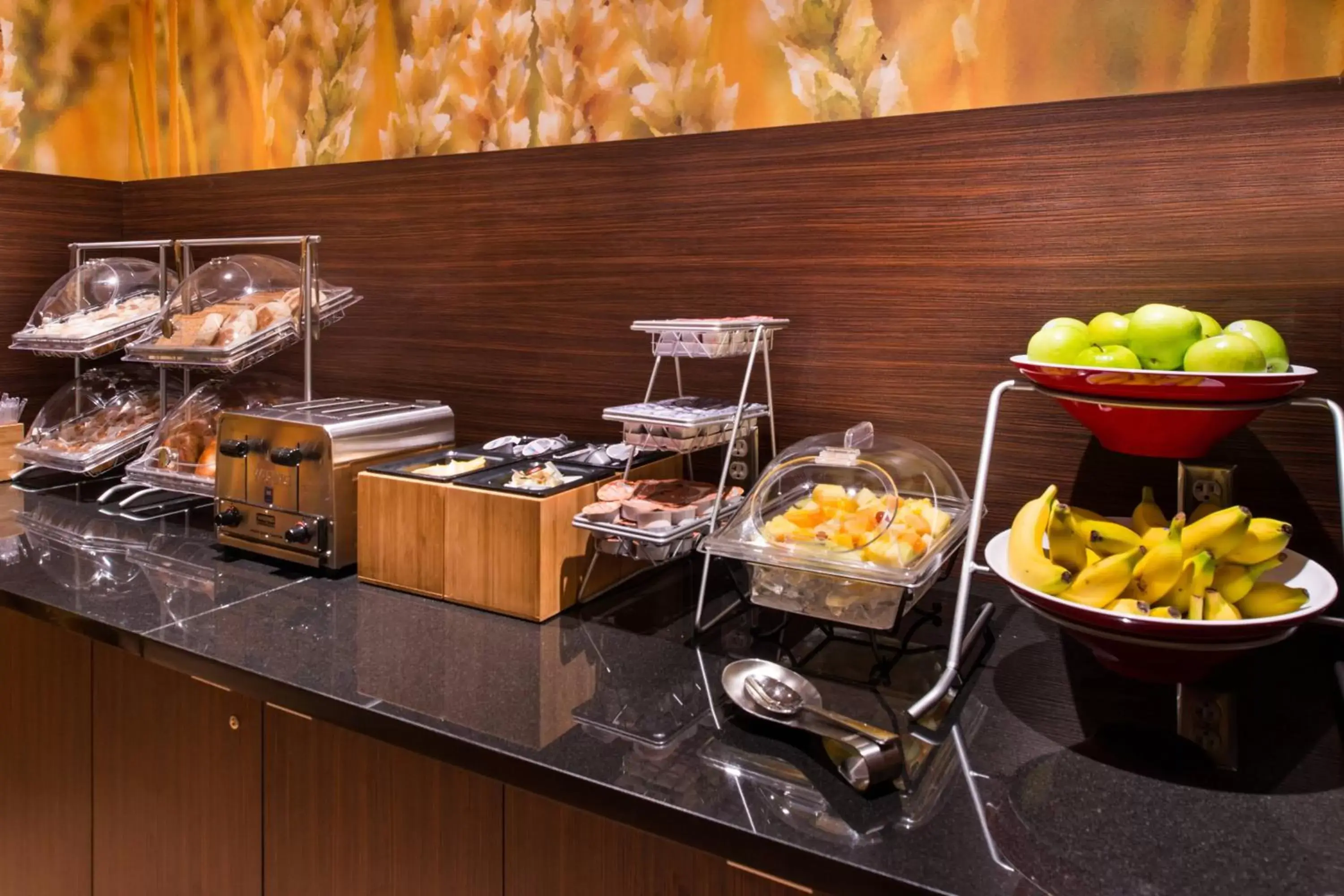 Breakfast, Food in Fairfield Inn & Suites by Marriott Utica