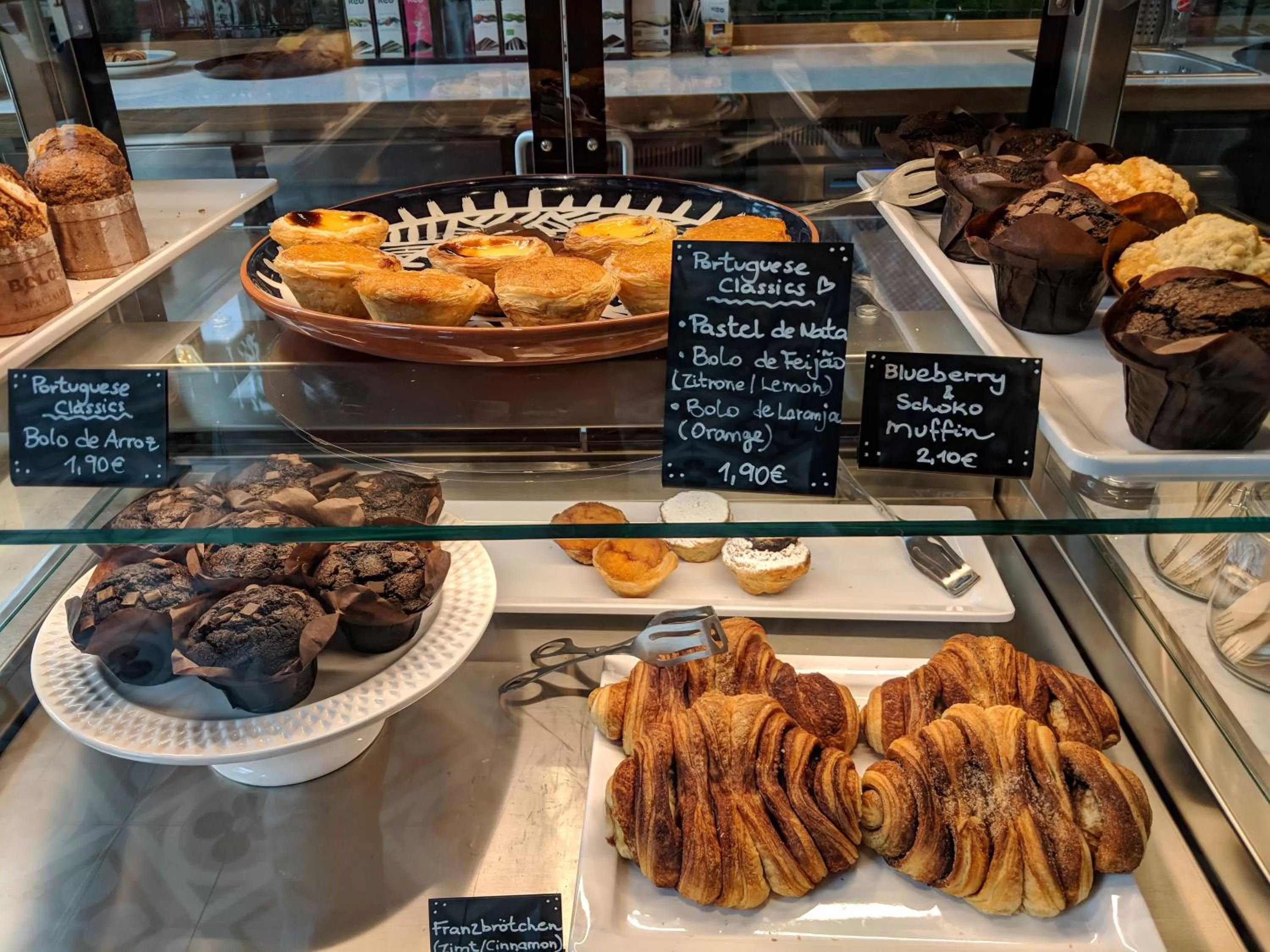 Food and drinks in Schulz Hotel Berlin Wall at the East Side Gallery