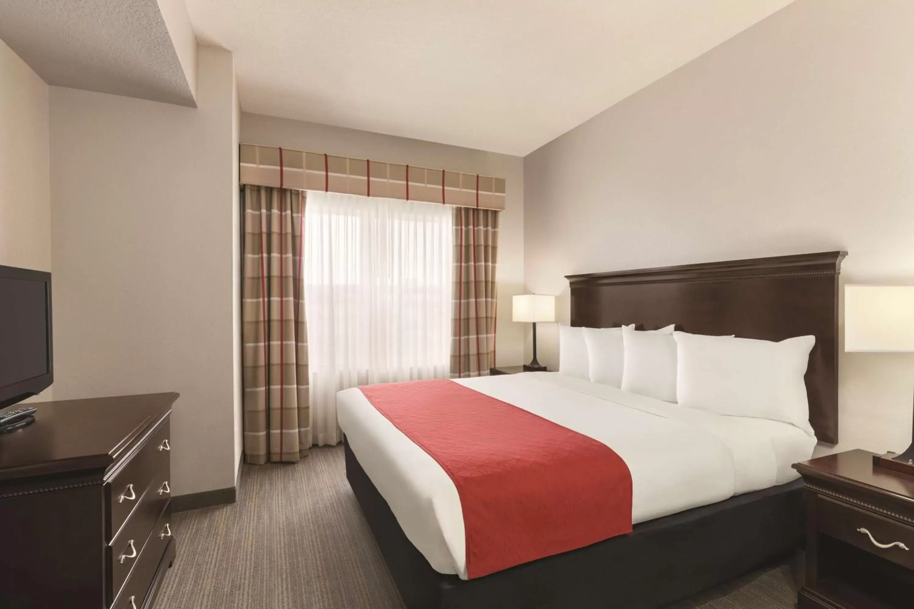 Photo of the whole room, Bed in Country Inn & Suites by Radisson, Tampa Airport North, FL