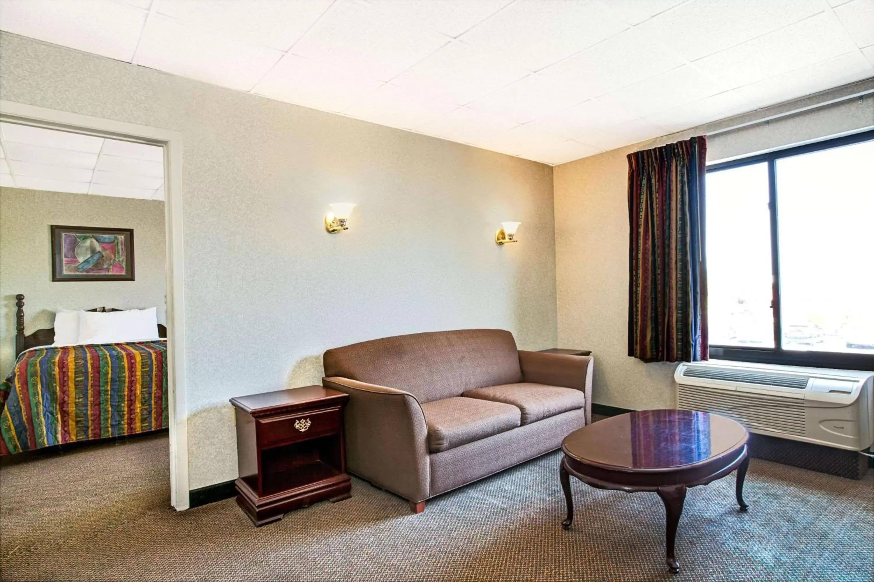 Photo of the whole room, Seating Area in Days Inn by Wyndham Parsippany