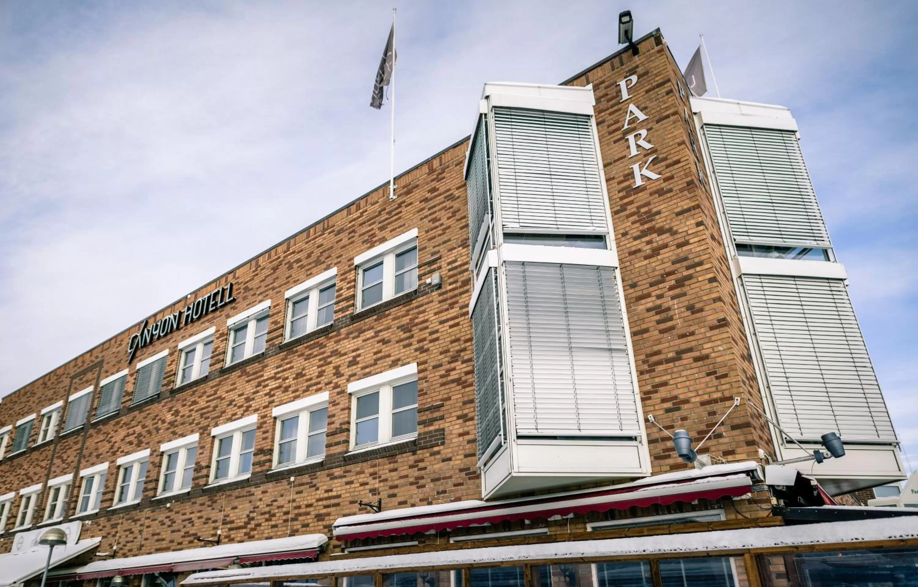 Property building in Canyon Hotell