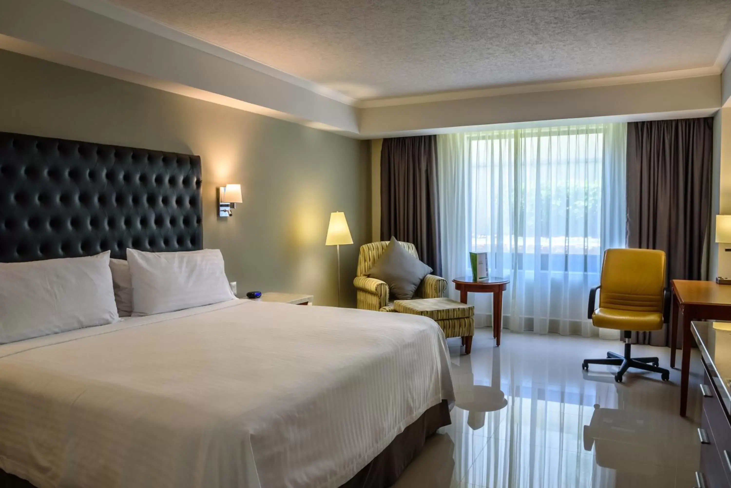 Photo of the whole room, Bed in Holiday Inn Tuxtla Gutierrez, an IHG Hotel