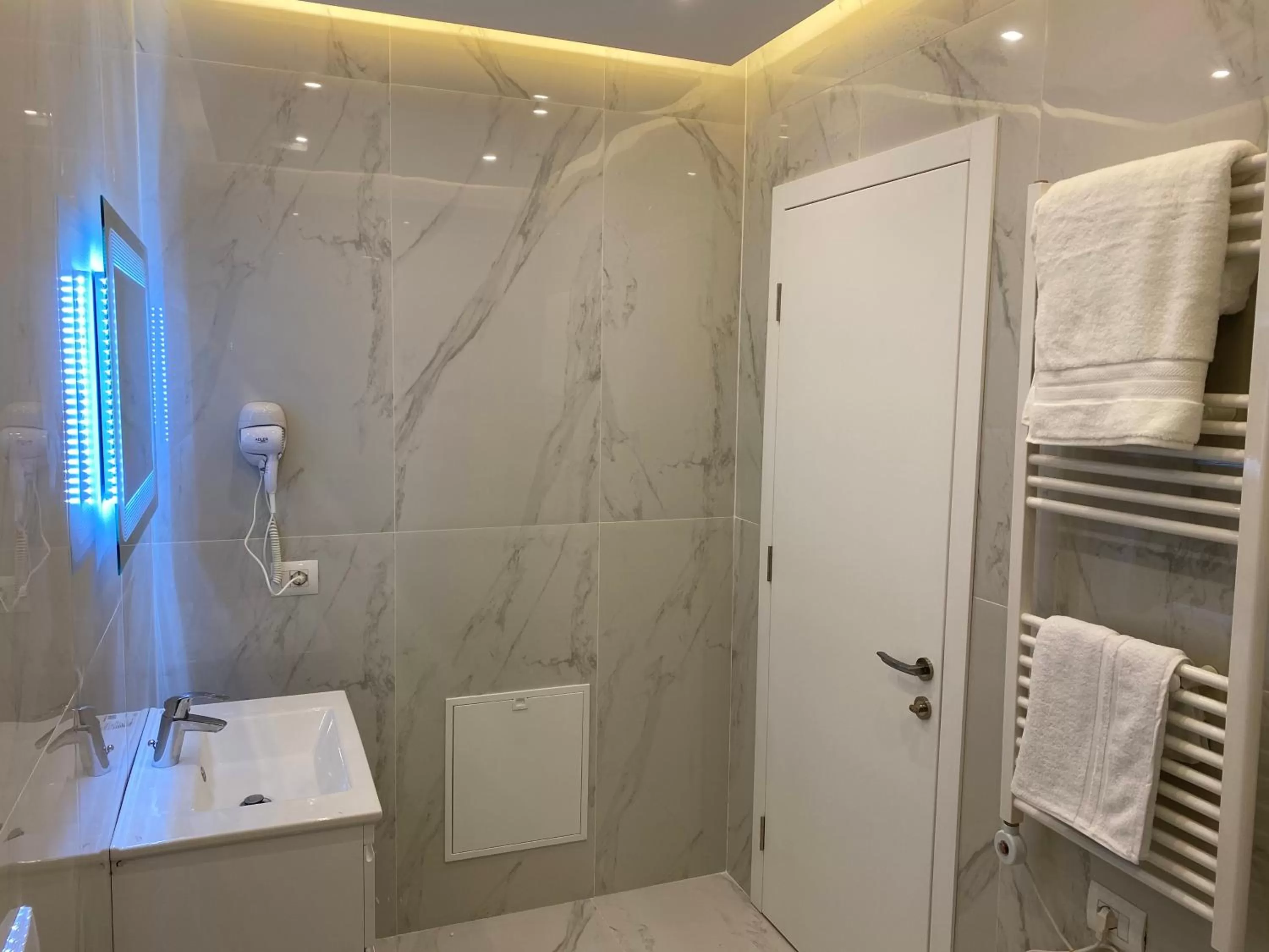 Bathroom in Hotel Colis