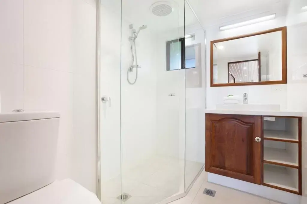 Shower, Bathroom in Byron Pacific Apartments - On Clarkes Beach