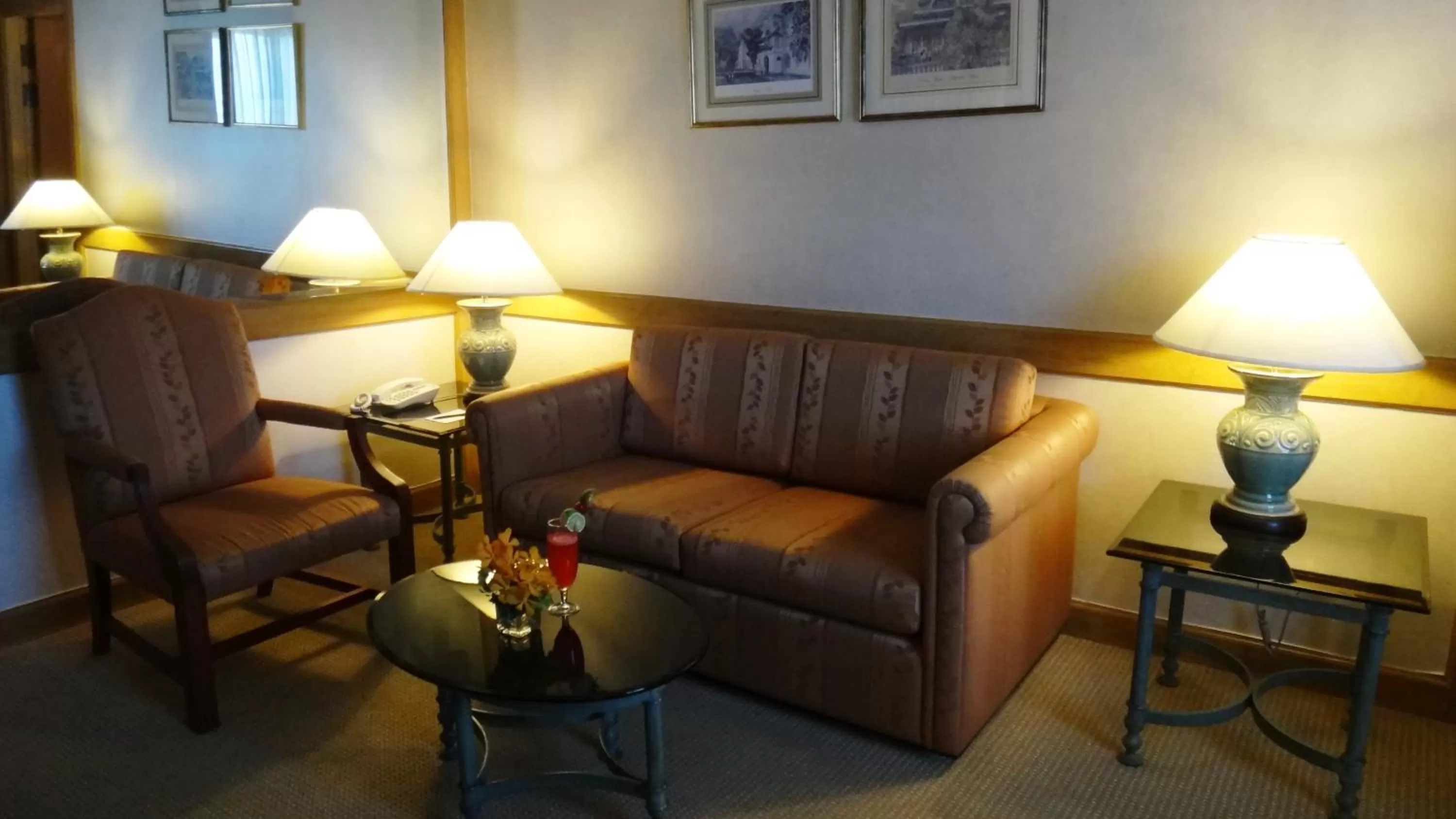 Living room in Arnoma Hotel Bangkok