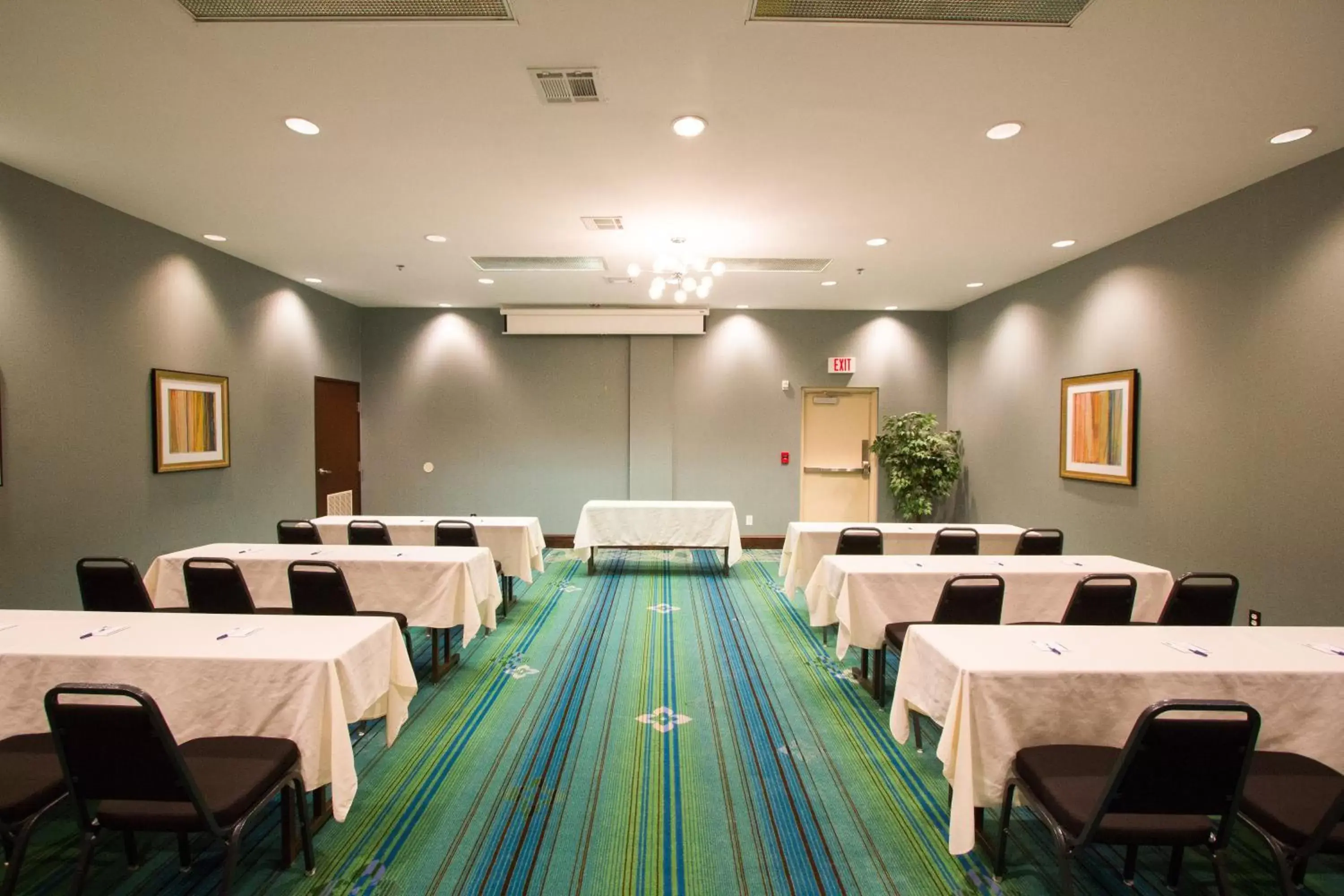Meeting/conference room in Holiday Inn Express Hotel & Suites Nacogdoches, an IHG Hotel