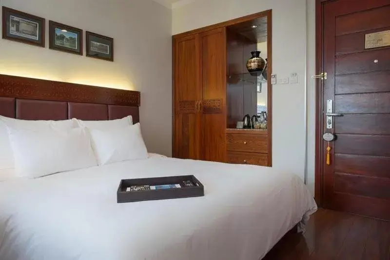 Bedroom, Bed in Hanoi E Central Luxury Hotel & Restaurant