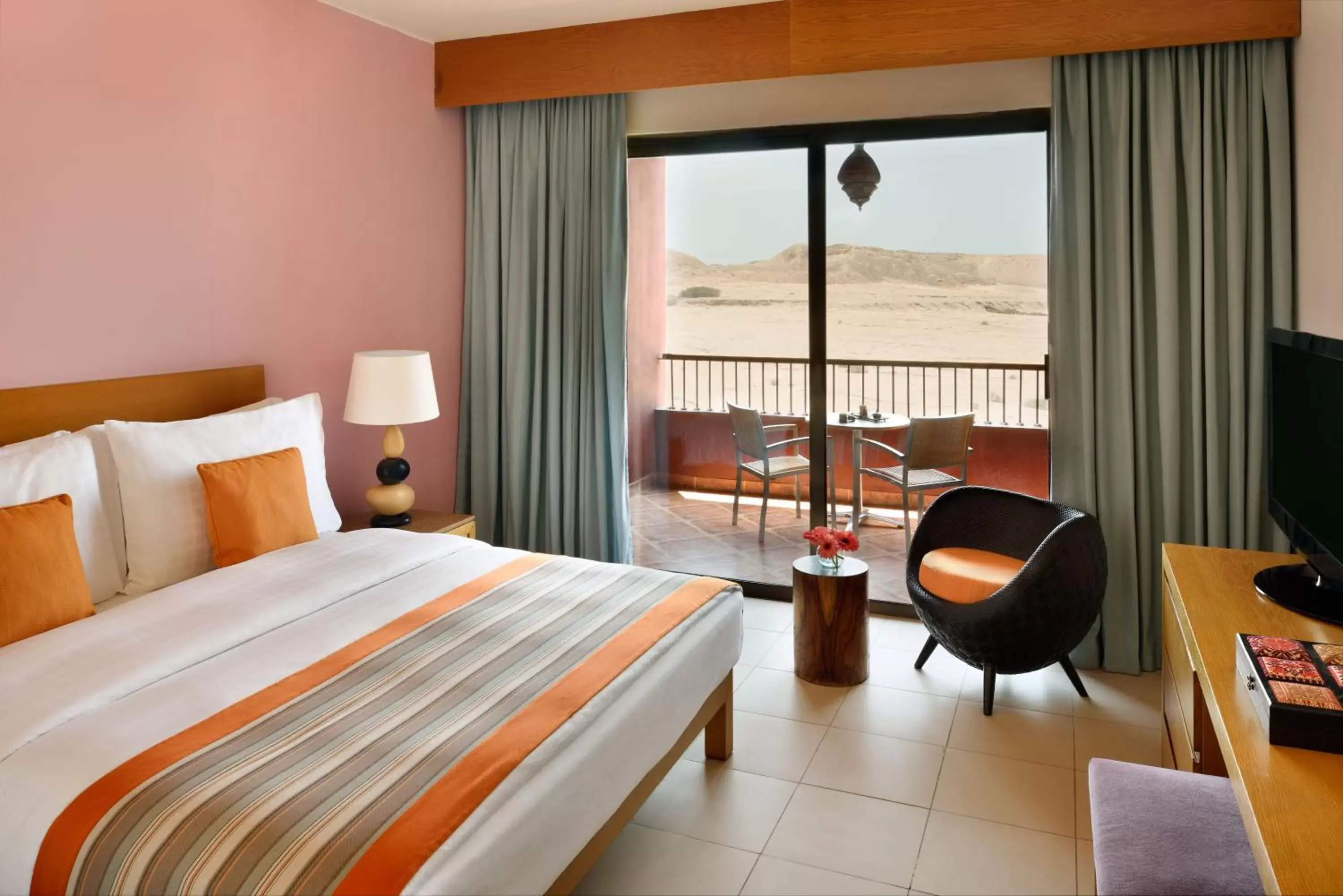 Bed in Movenpick Resort & Spa Tala Bay Aqaba