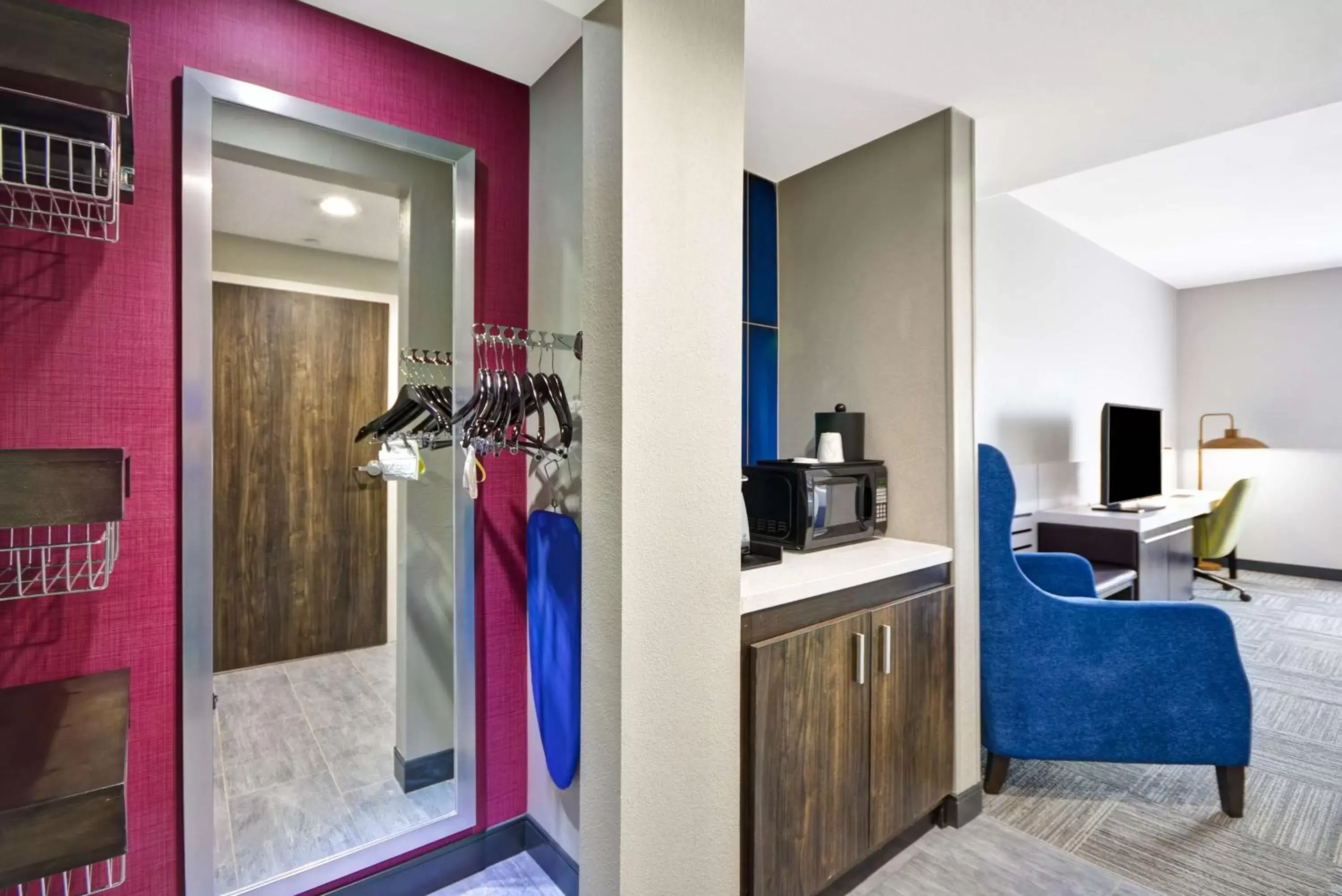 Bedroom in Hilton Garden Inn Tulsa-Broken Arrow, OK Bedroom in Hilton Garden Inn Tulsa-Broken Arrow, OK