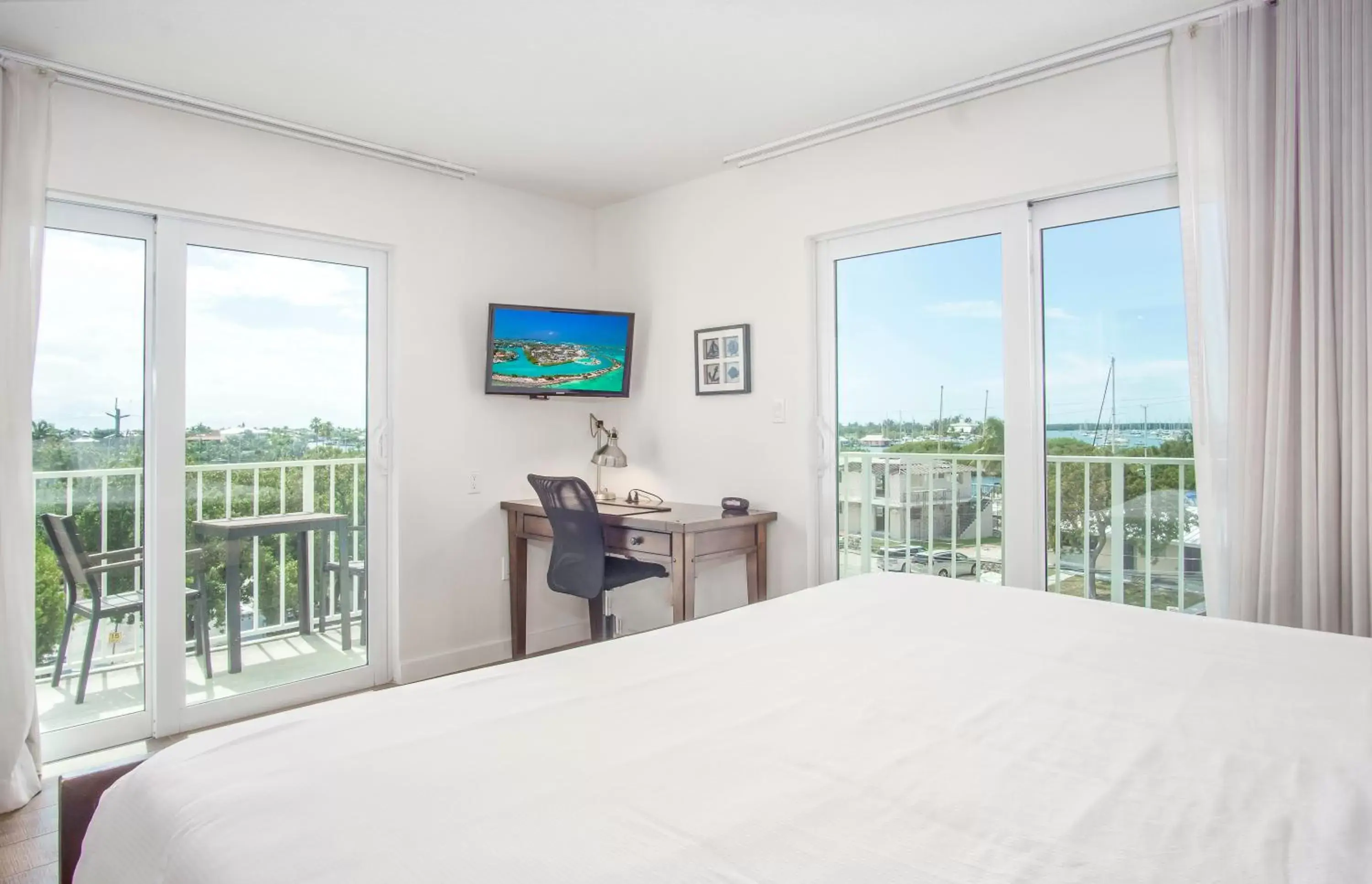 Bedroom in Skipjack Resort & Marina