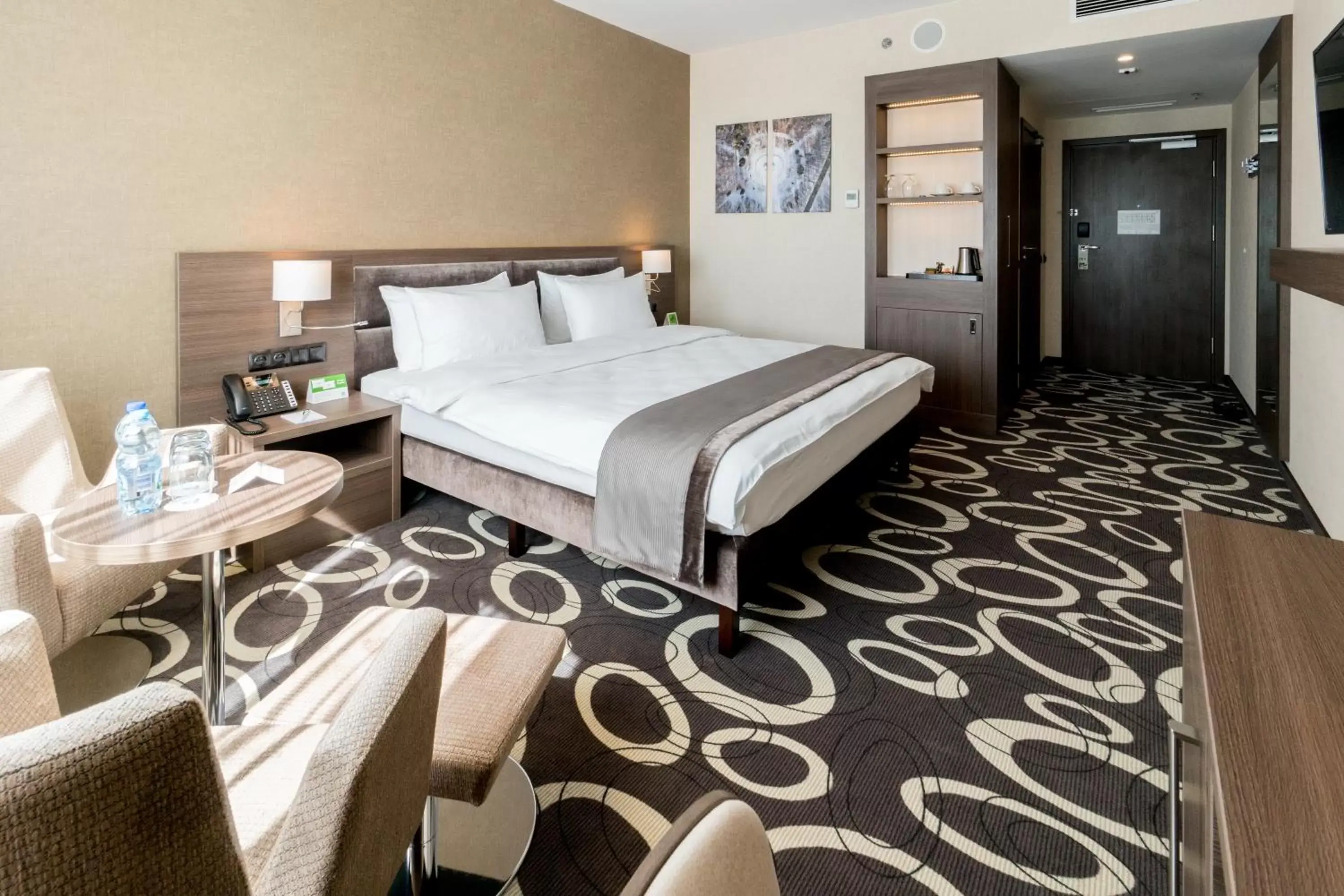 Premium King Room with Sofa Bed in Holiday Inn Dąbrowa Górnicza-Katowice by IHG Premium King Room with Sofa Bed in Holiday Inn Dąbrowa Górnicza-Katowice by IHG