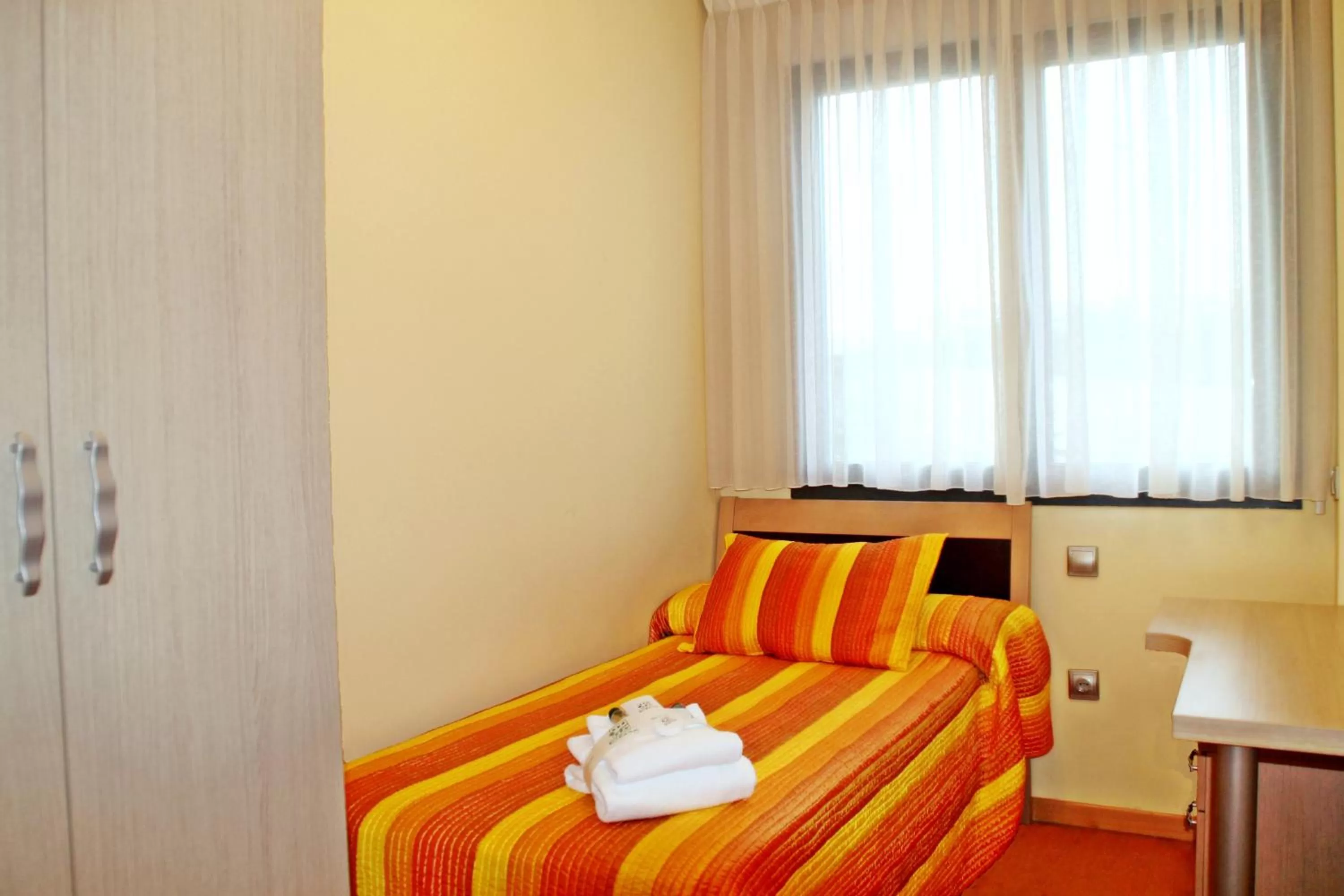 Photo of the whole room, Bed in Apartahotel Ribera