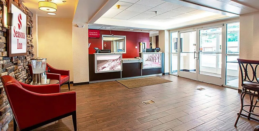 Seasons Inn Traverse City