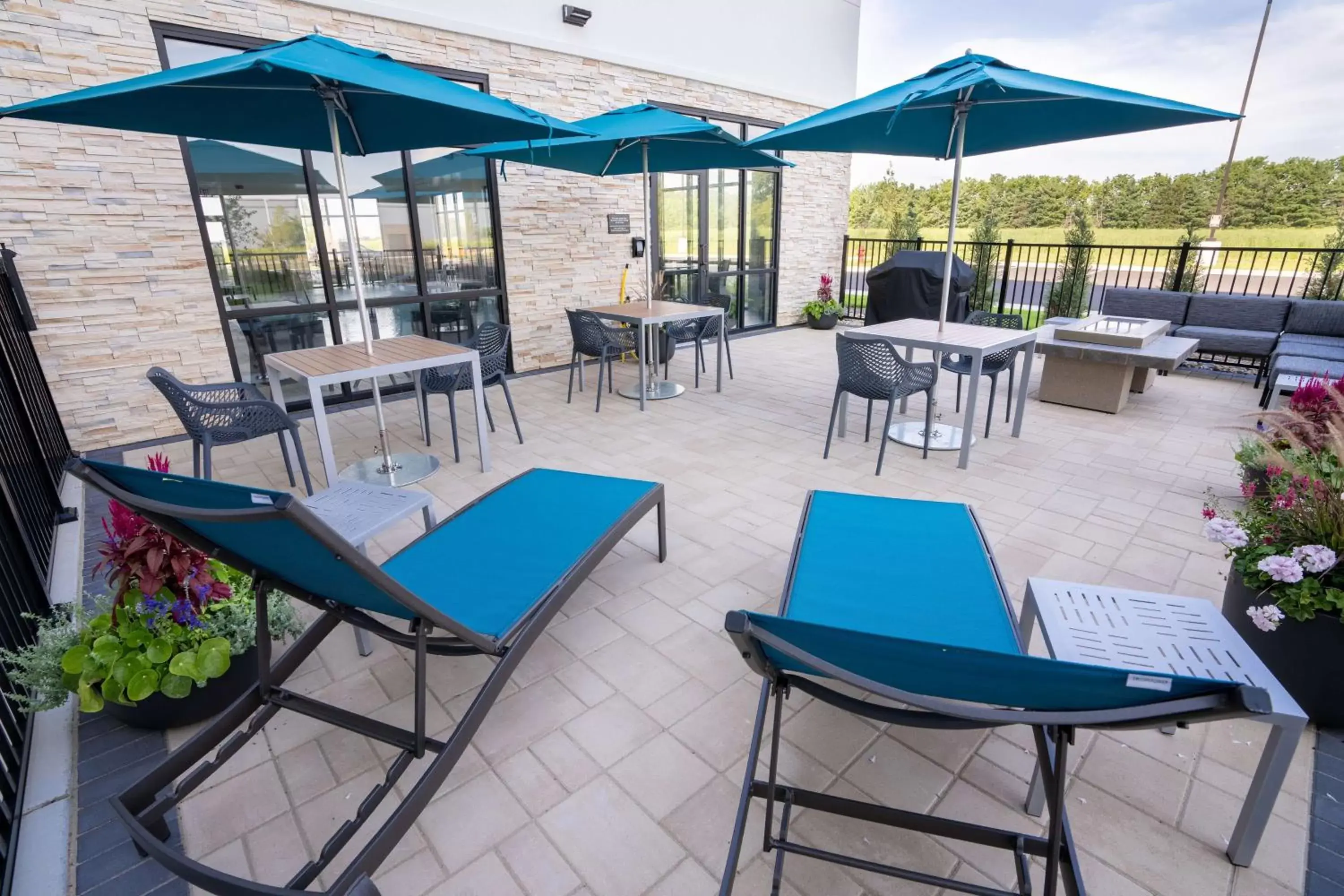 Property building, Restaurant/Places to Eat in Hampton Inn By Hilton Huntley Chicago