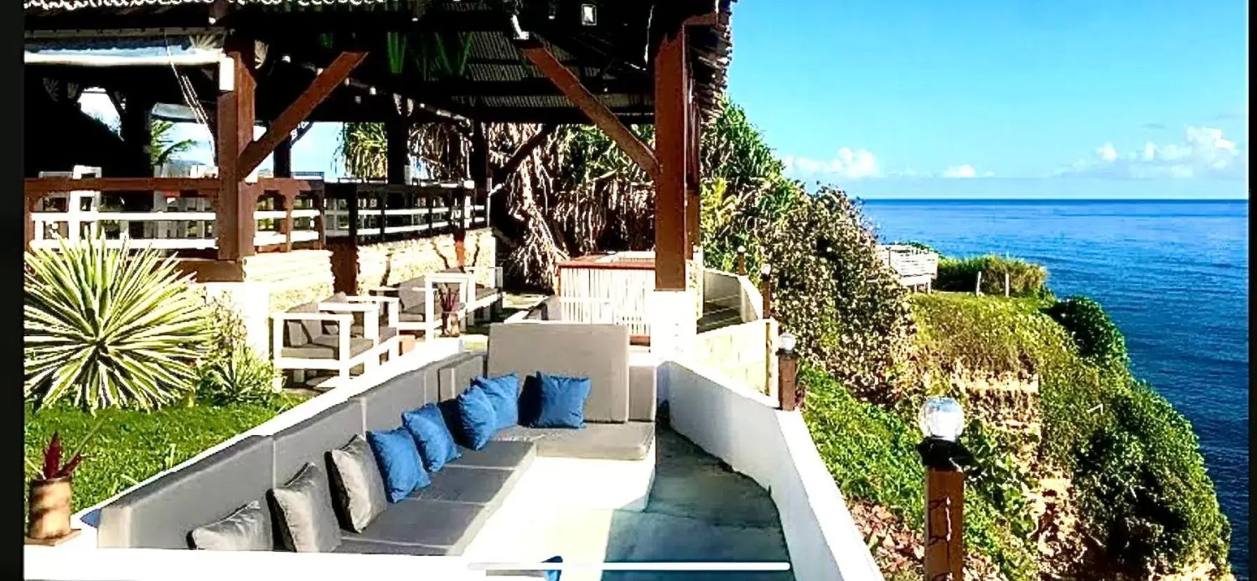 Balcony/Terrace in The Sea Cliff Hotel Resort & Spa