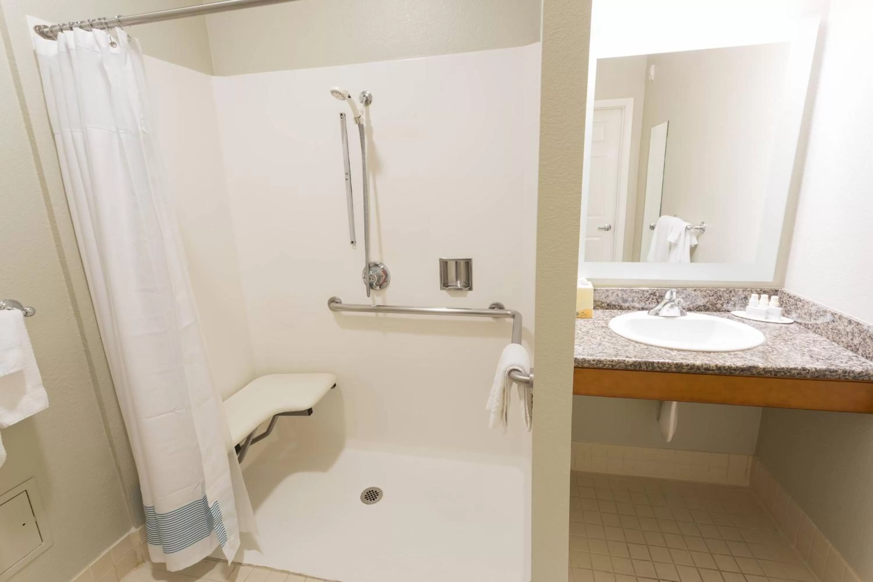 Bathroom in TownePlace Suites by Marriott Sunnyvale Silicon Valley