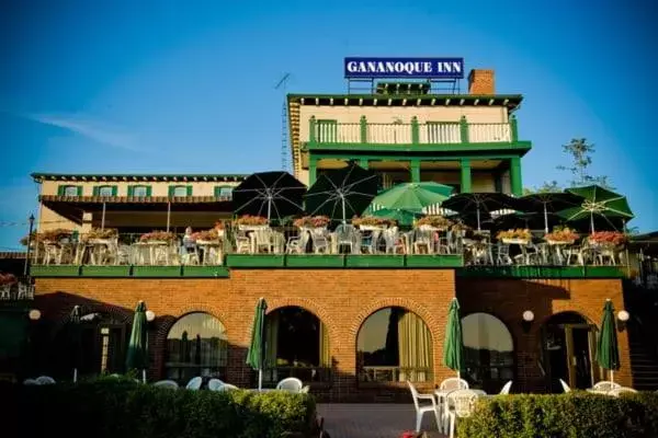 Patio in The Gananoque Inn & Spa