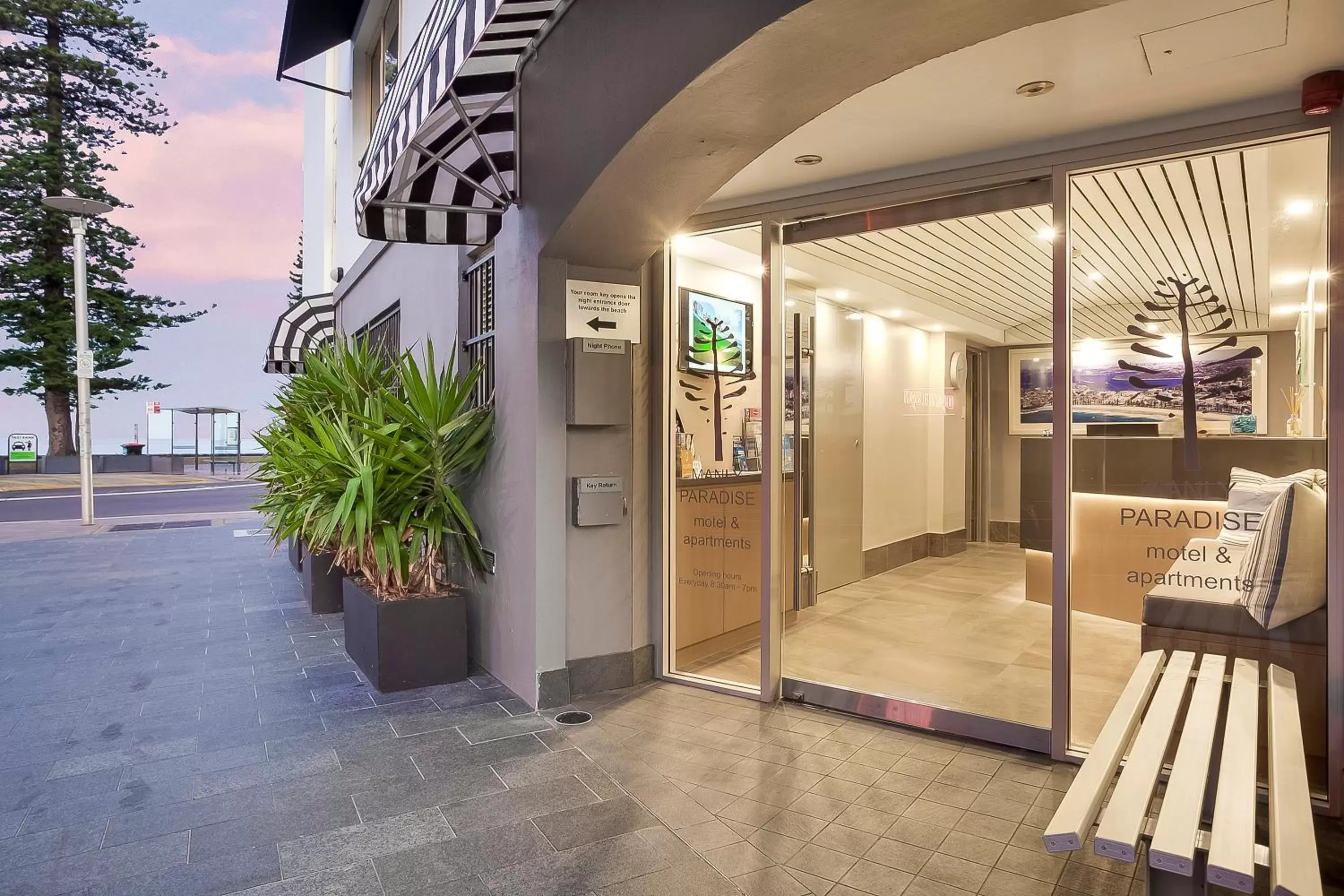 Facade/entrance, Lobby/Reception in Manly Paradise Motel & Apartments