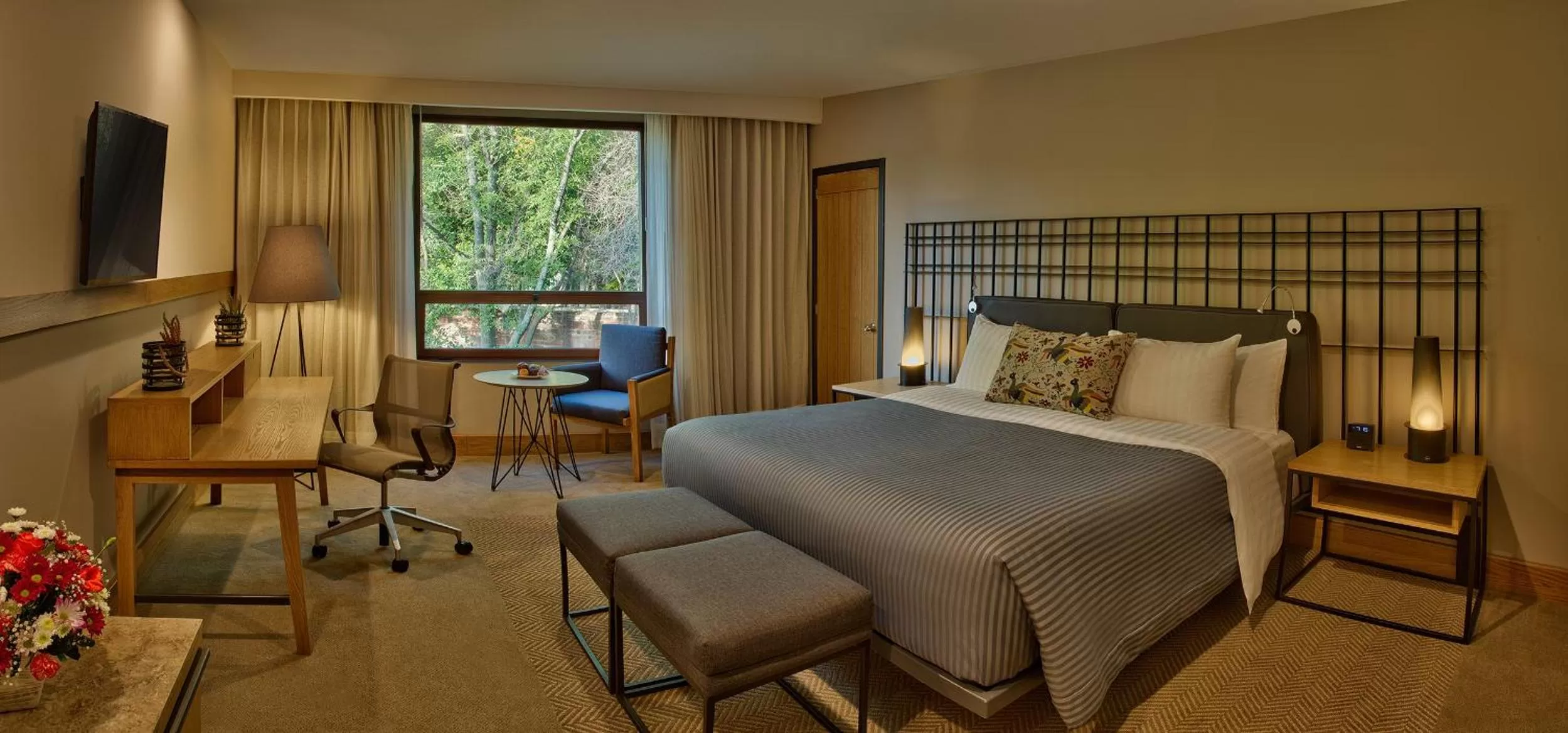 Photo of the whole room, Bed in Hacienda Jurica by Brisas