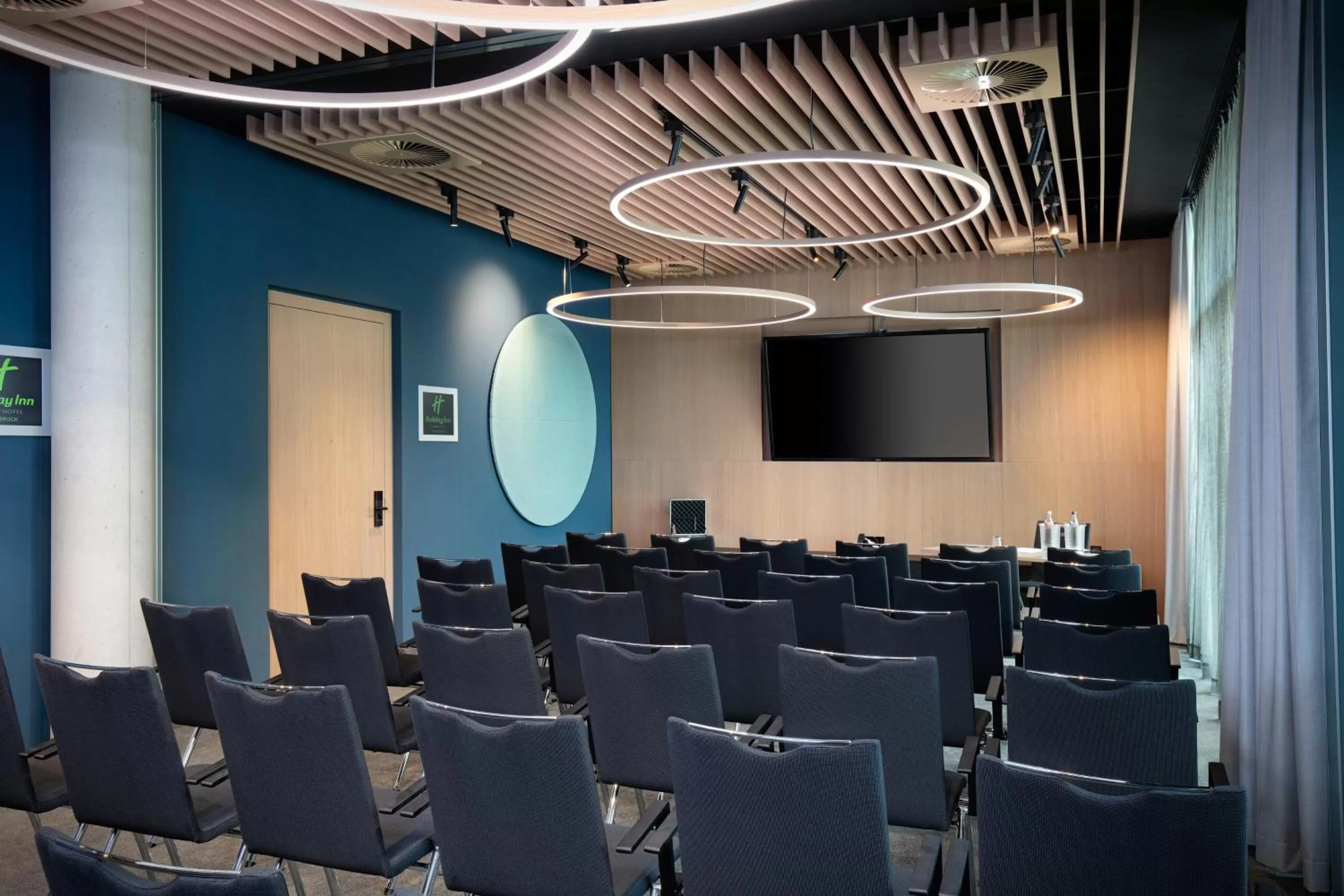 Meeting/conference room in Holiday Inn - Osnabrück by IHG