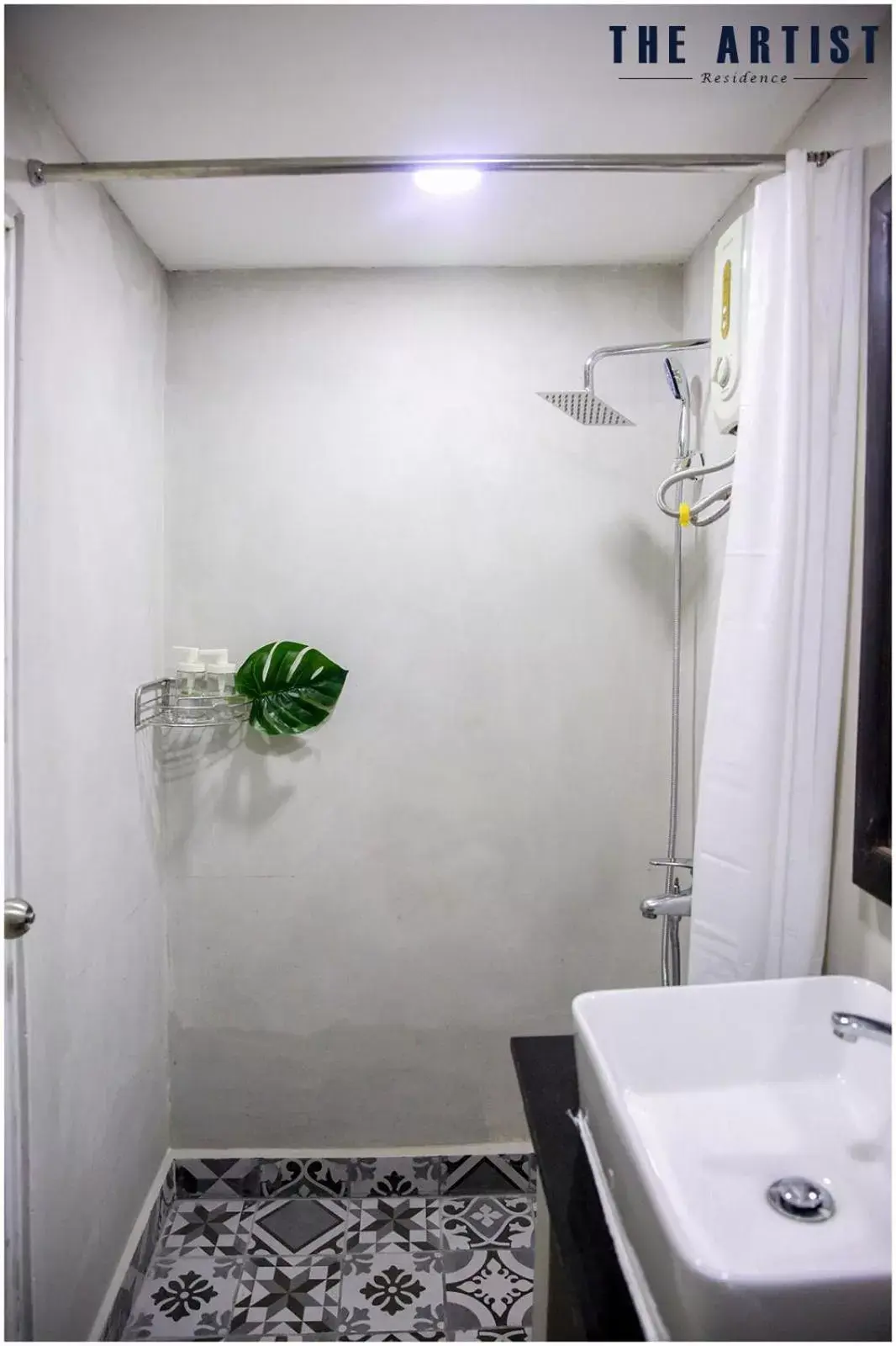 Shower, Bathroom in The Artist Residence