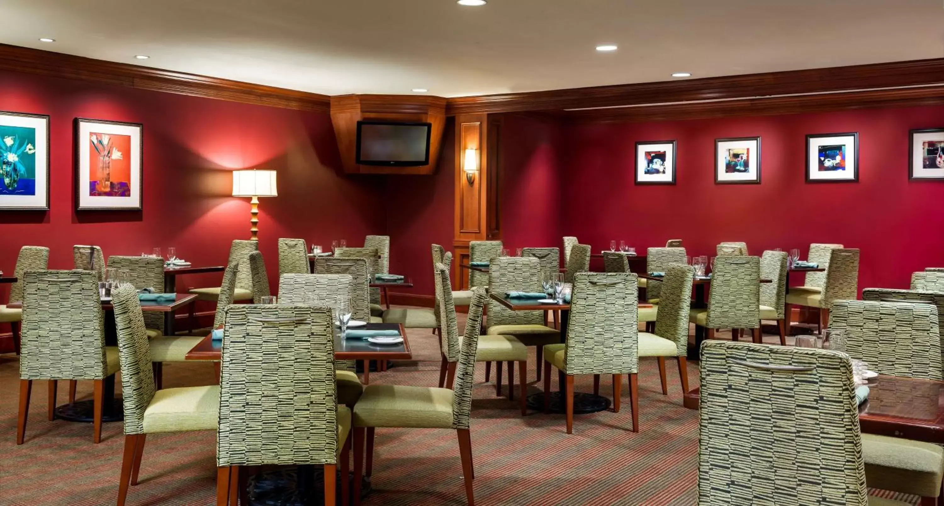 Restaurant/Places to Eat in Hilton Washington Dulles Airport